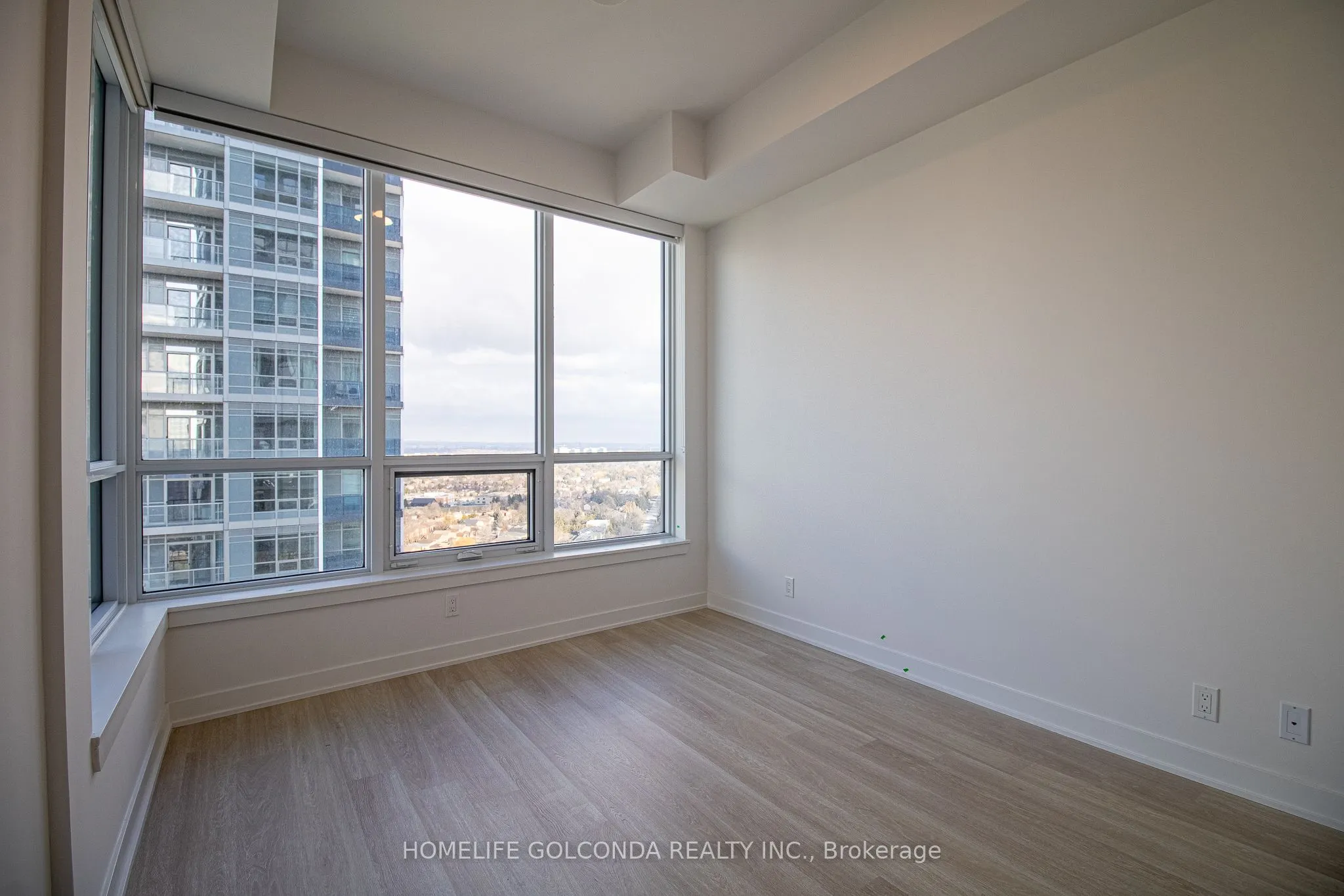 30 upper mall Way #2507