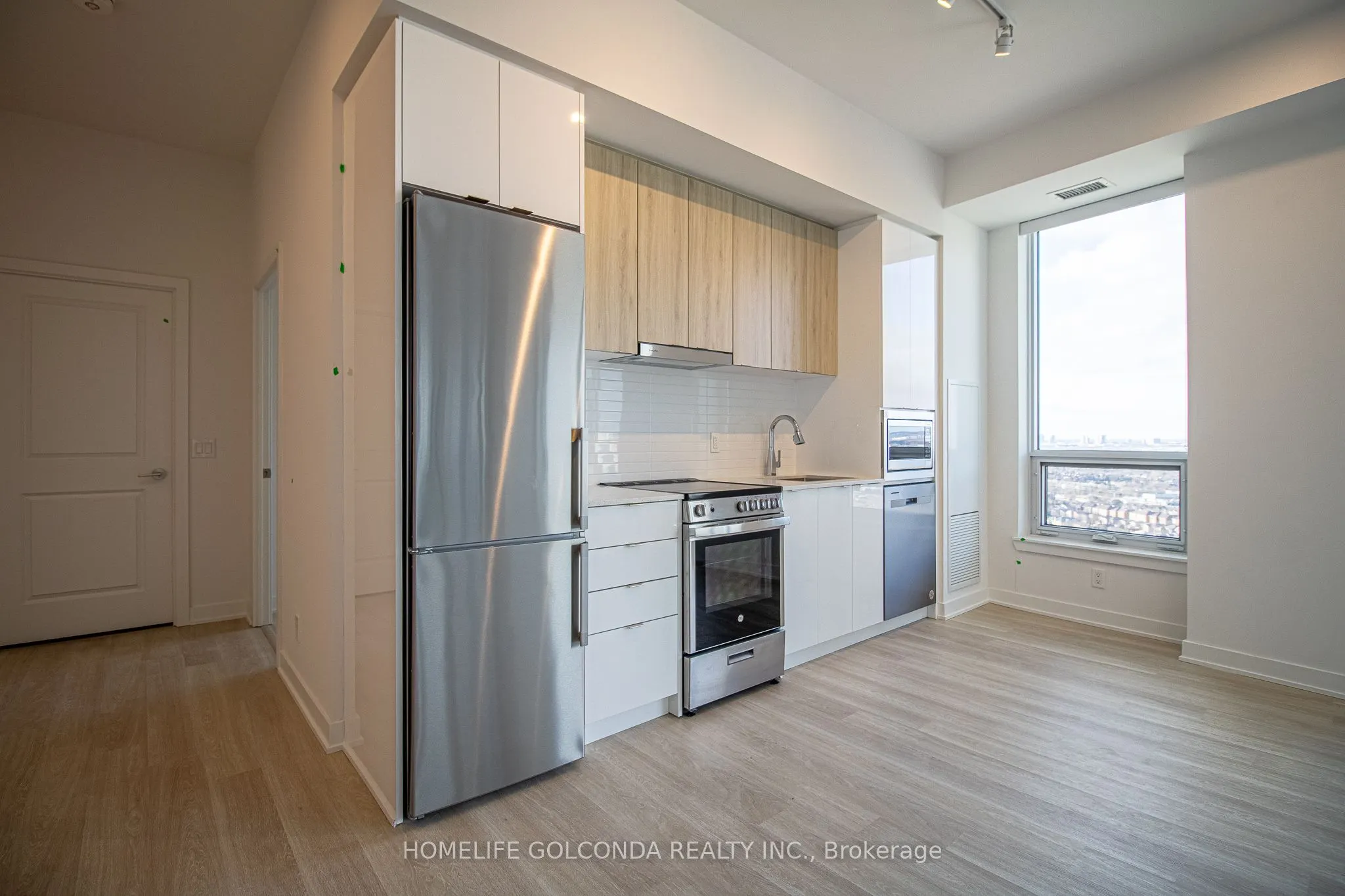 30 upper mall Way #2507