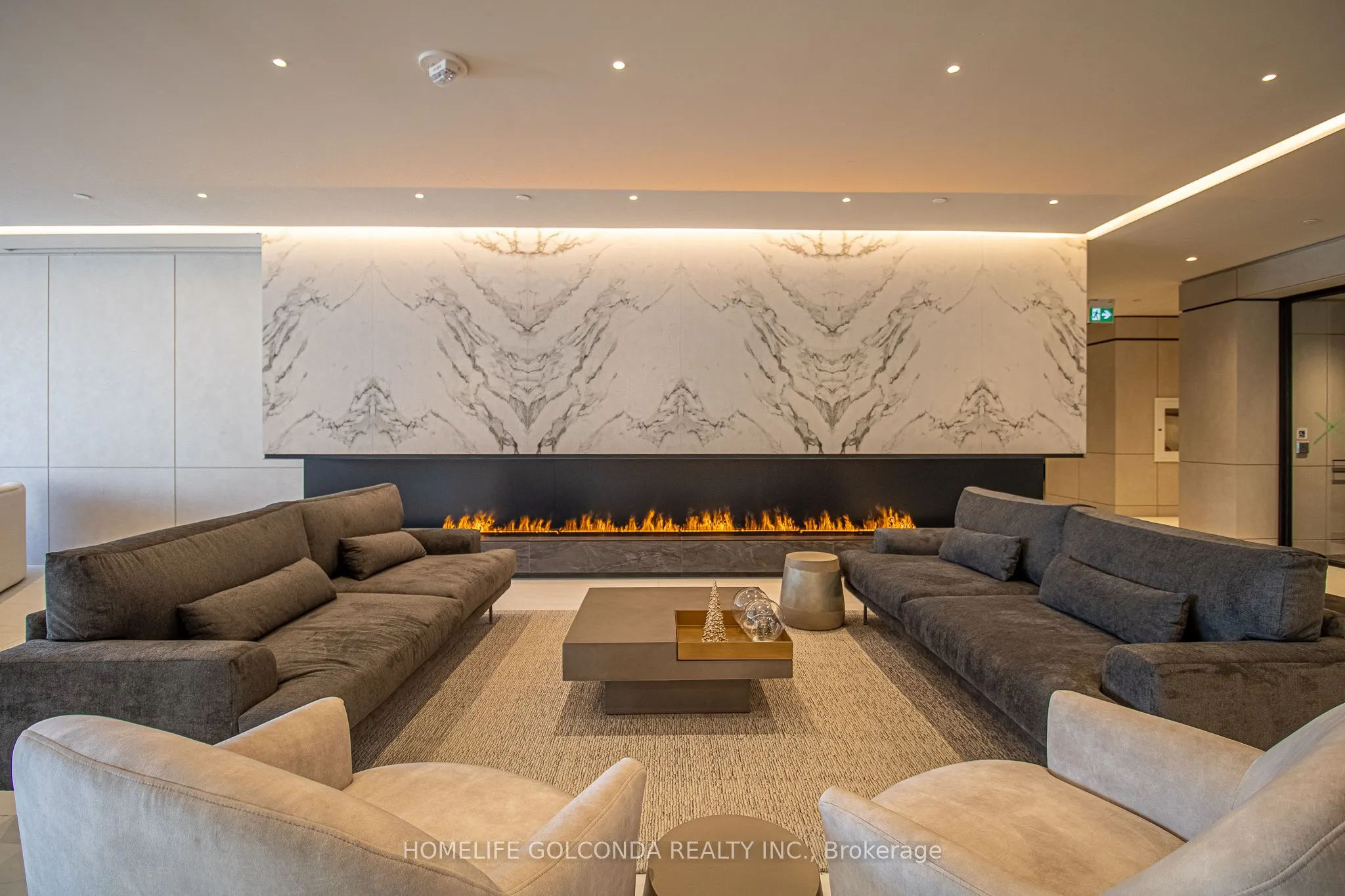 30 upper mall Way #2507