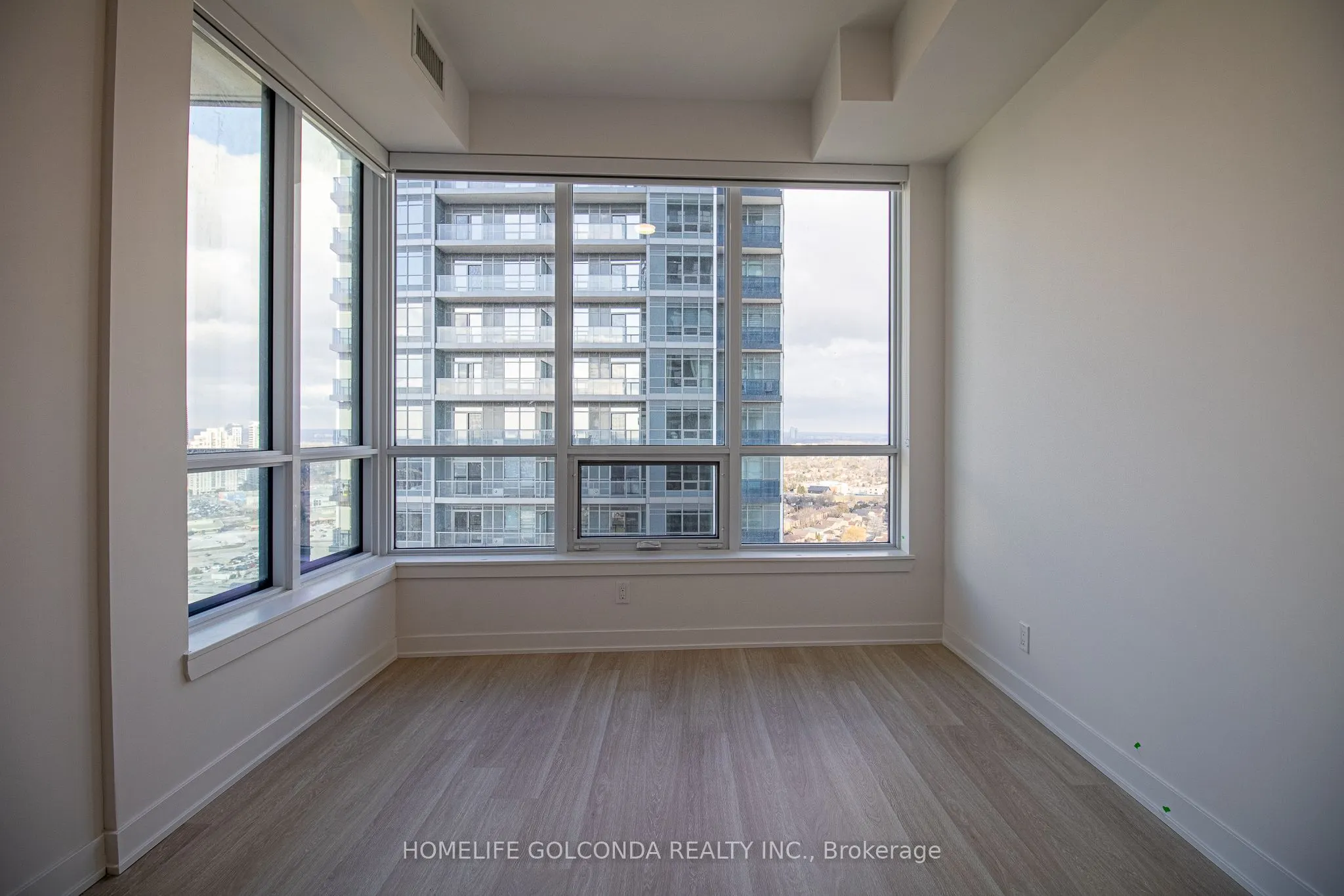 30 upper mall Way #2507