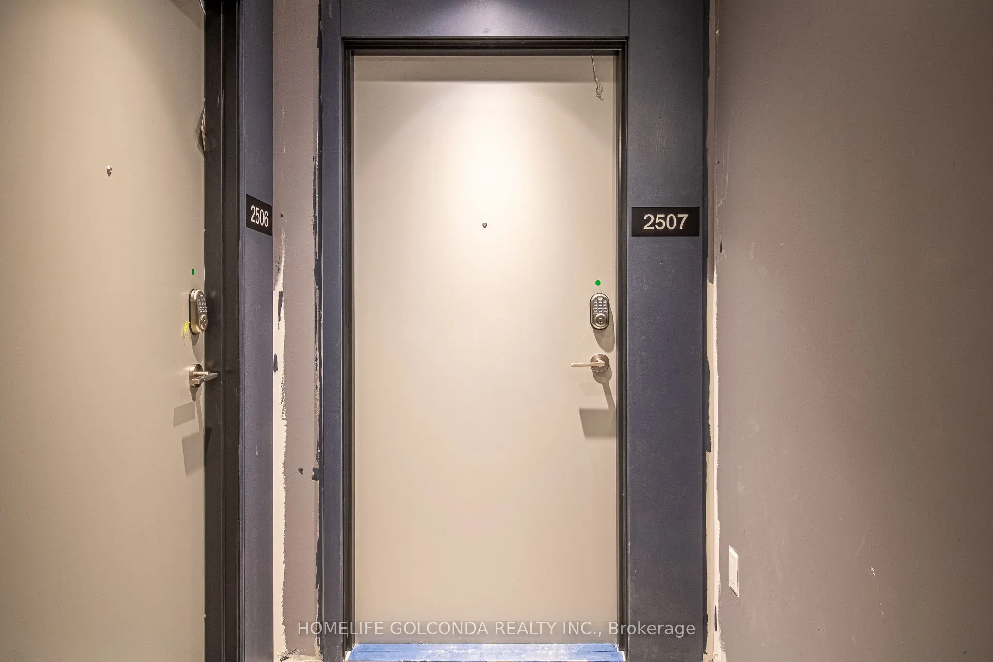 30 upper mall Way #2507