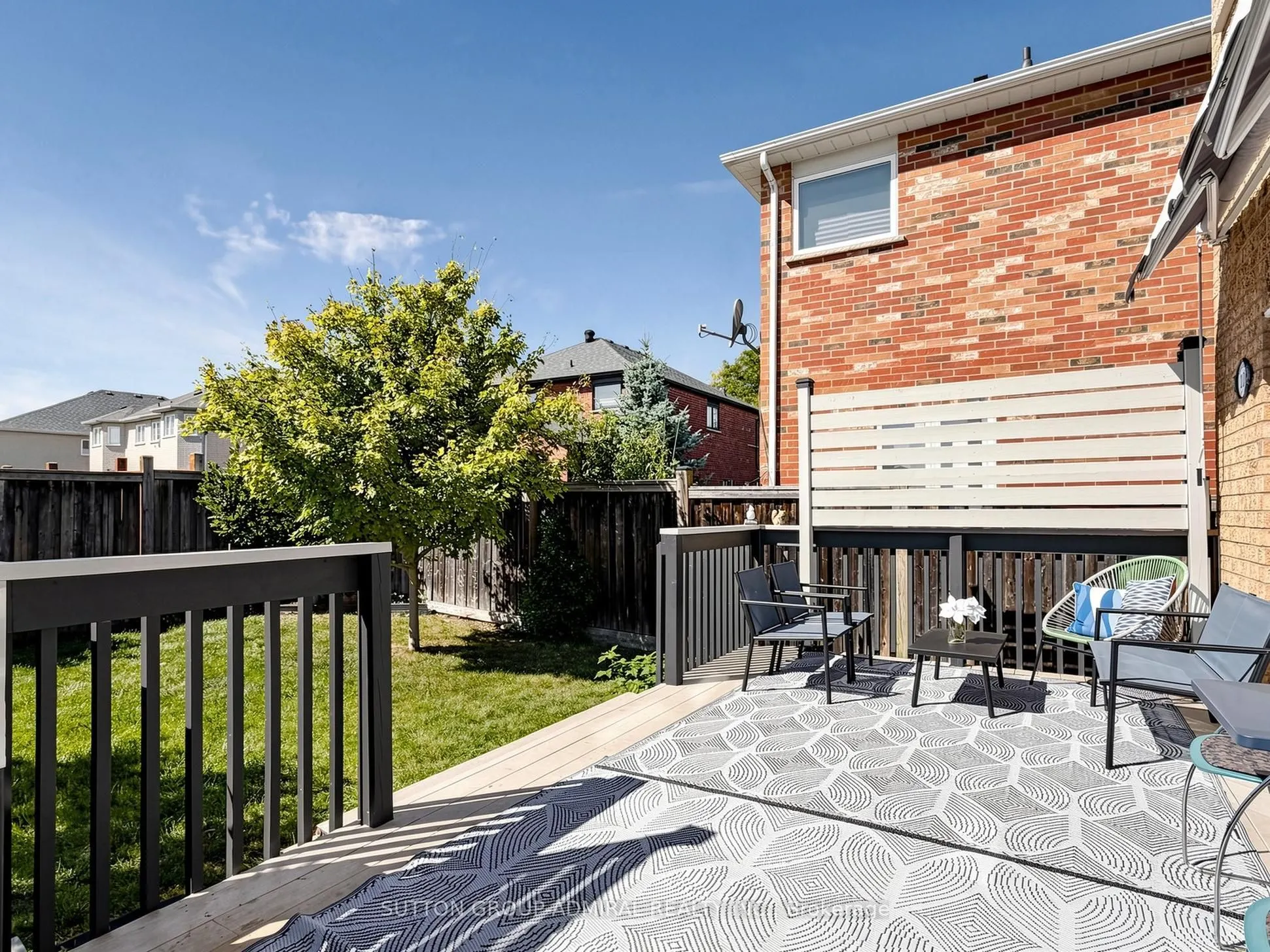 10 Silver Oaks Boulevard
