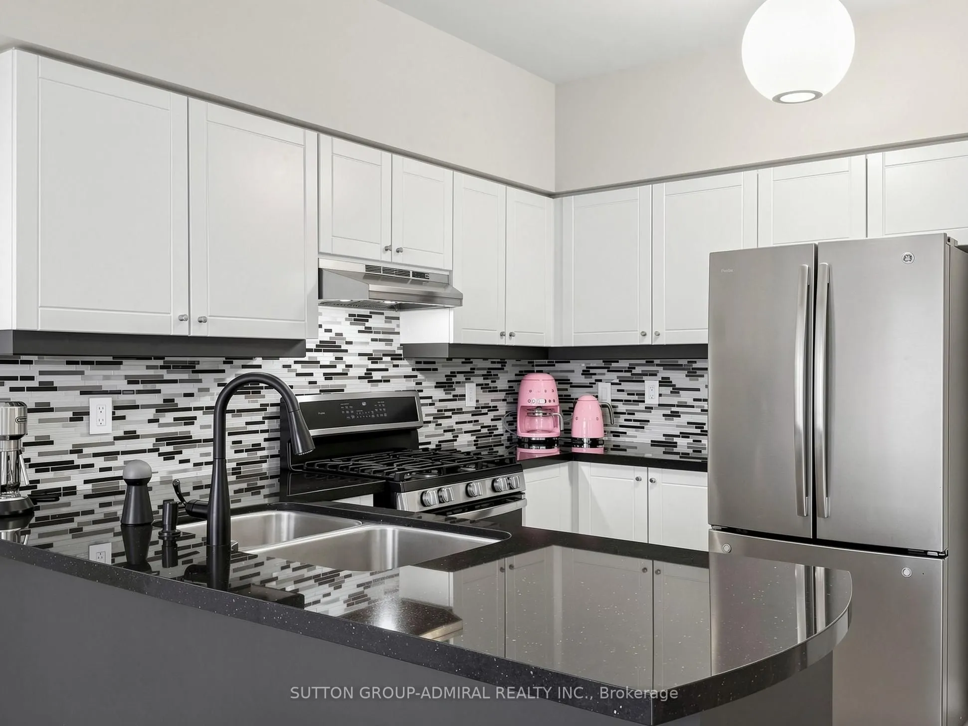 10 Silver Oaks Boulevard