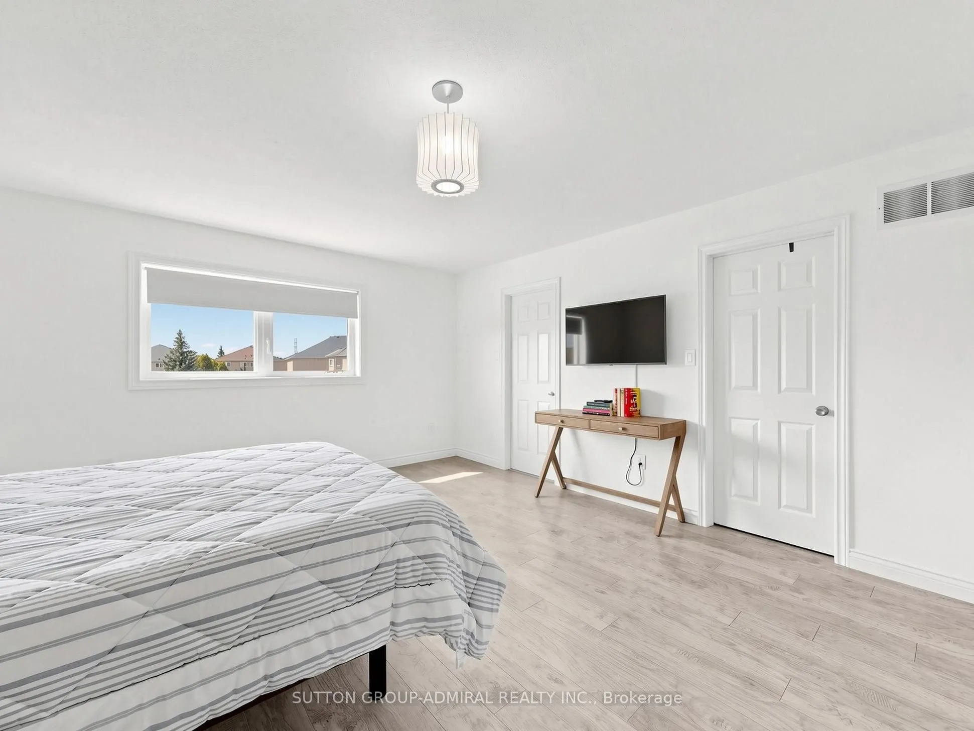 10 Silver Oaks Boulevard