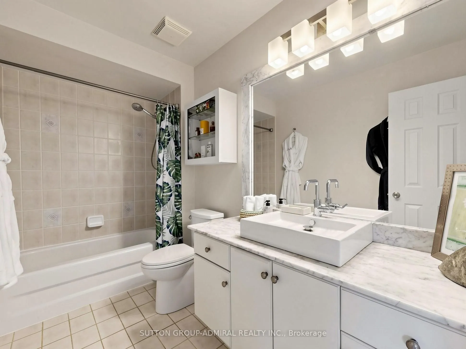 10 Silver Oaks Boulevard