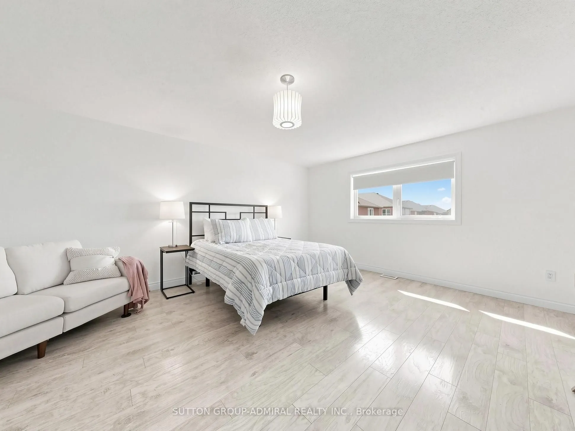 10 Silver Oaks Boulevard