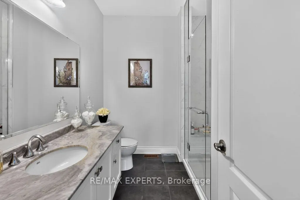 19 Westmount Drive #15