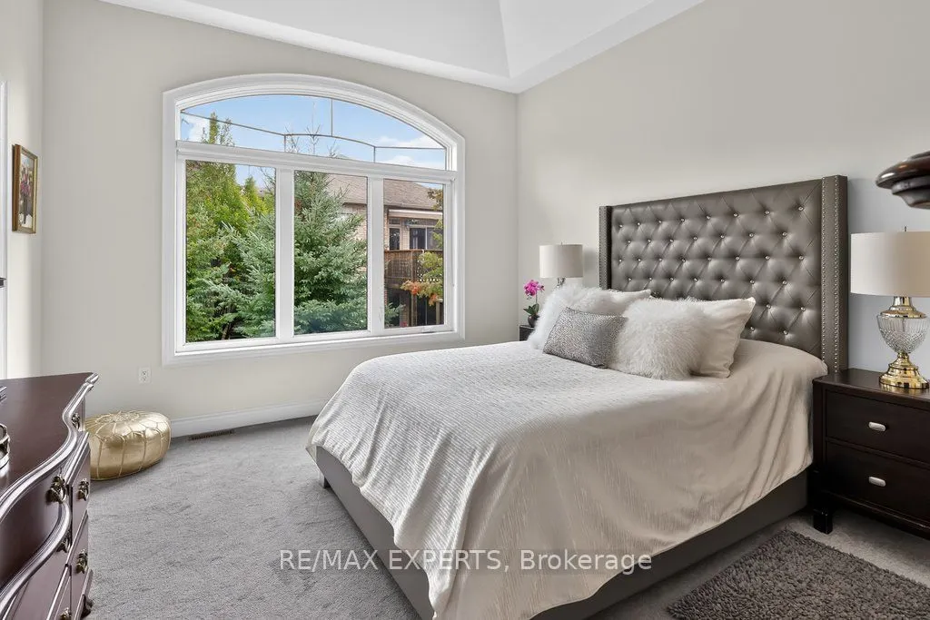 19 Westmount Drive #15