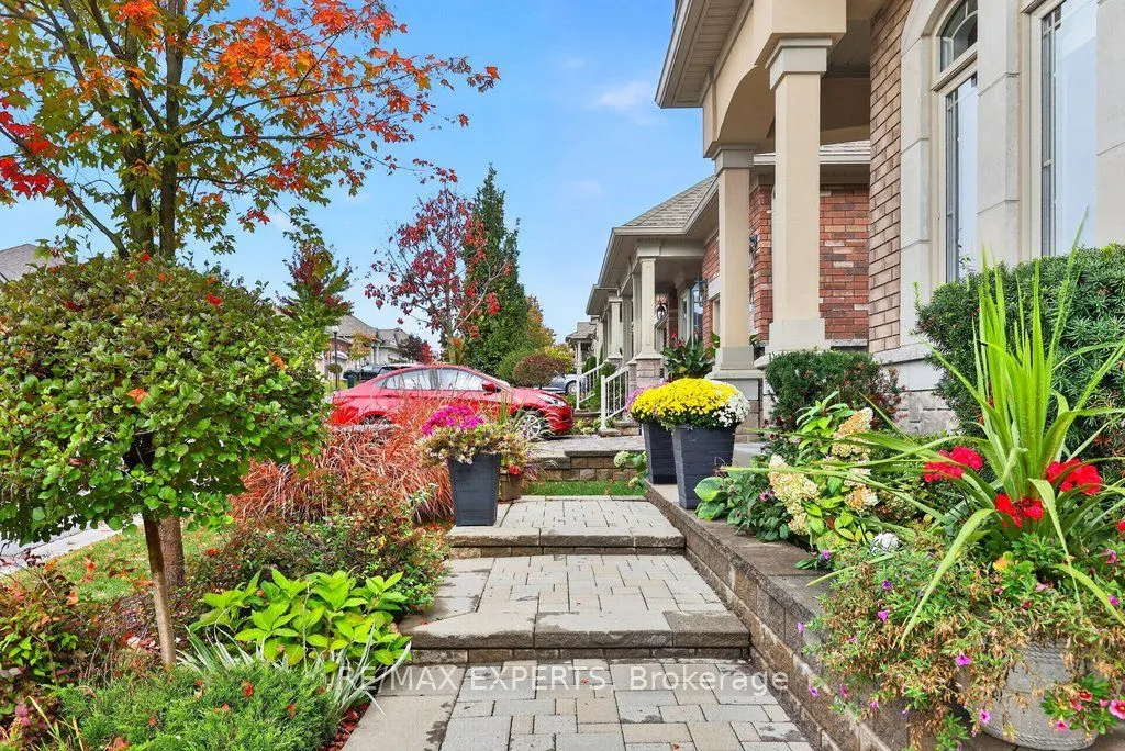 19 Westmount Drive #15
