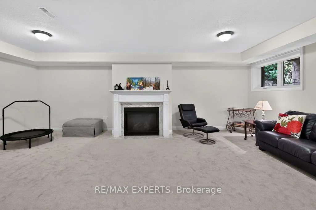 19 Westmount Drive #15