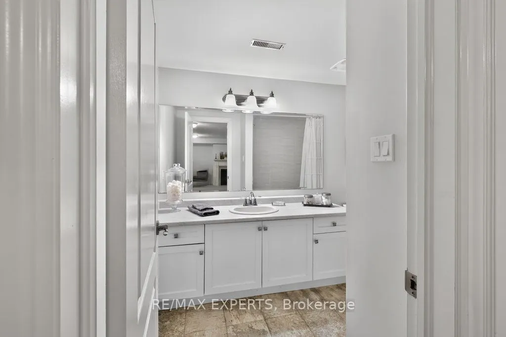 19 Westmount Drive #15