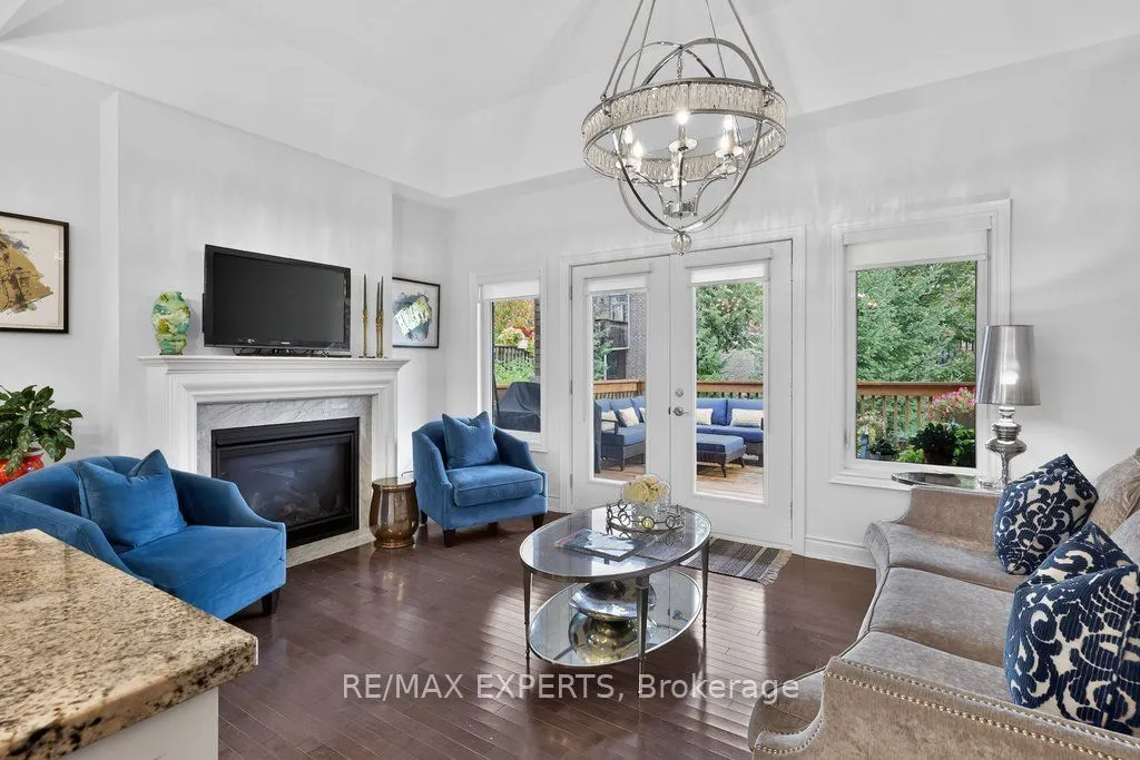 19 Westmount Drive #15