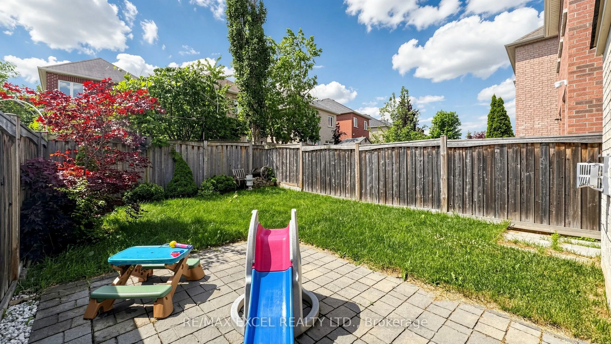 176 Sir Sanford Fleming Way