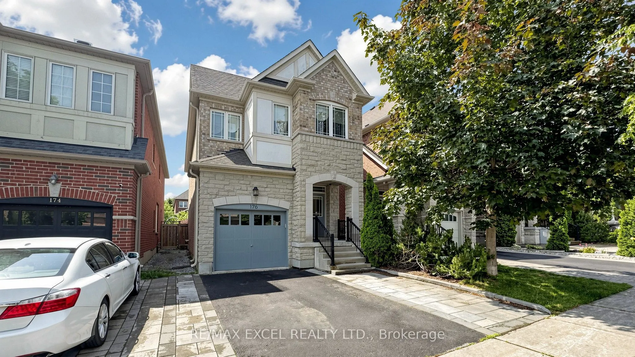 176 Sir Sanford Fleming Way