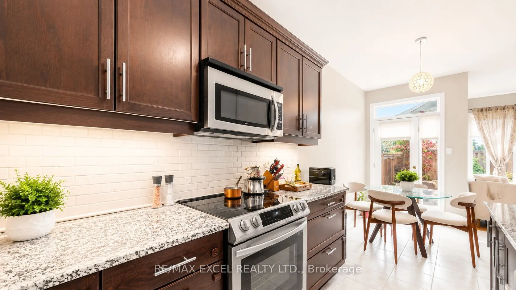 176 Sir Sanford Fleming Way