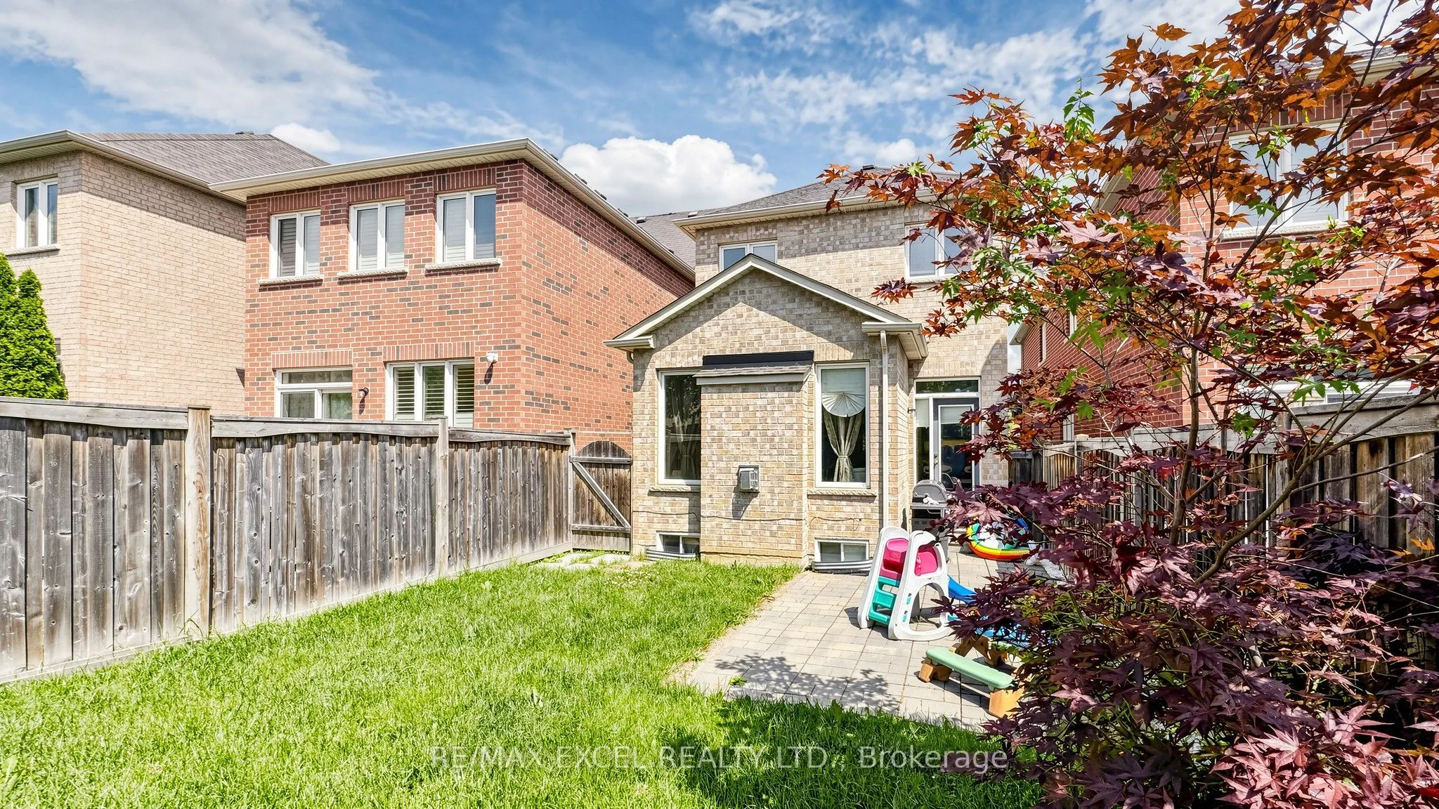 176 Sir Sanford Fleming Way