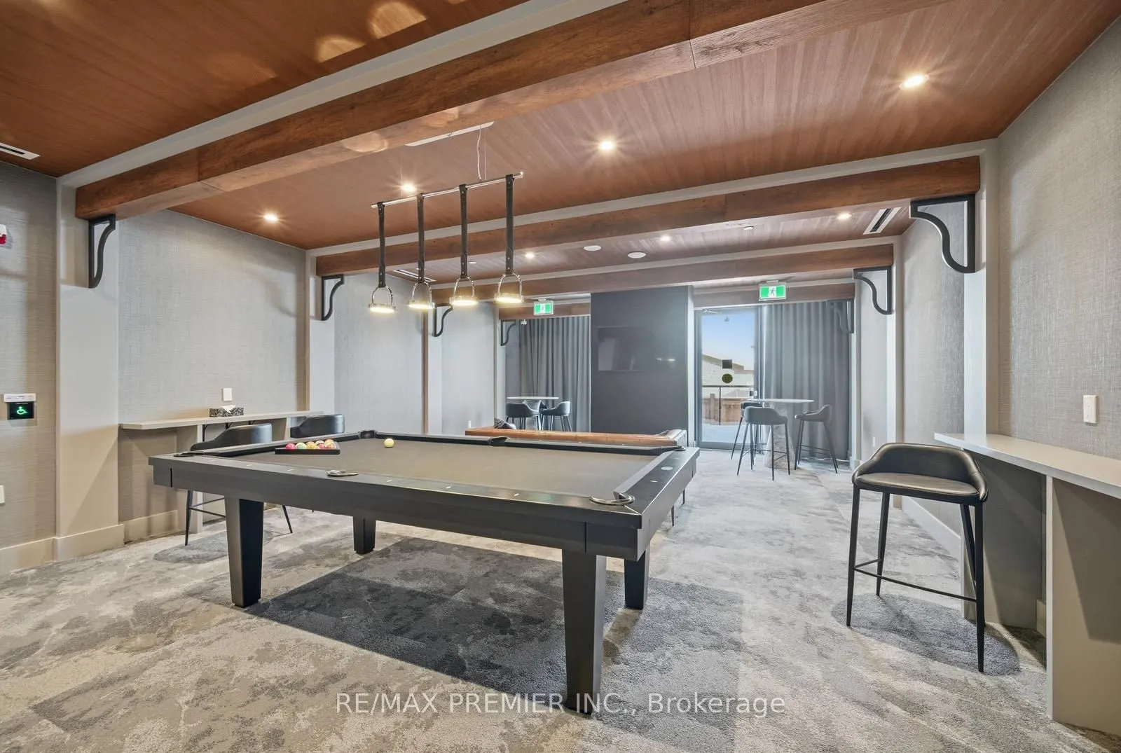 2075 King Road #106
