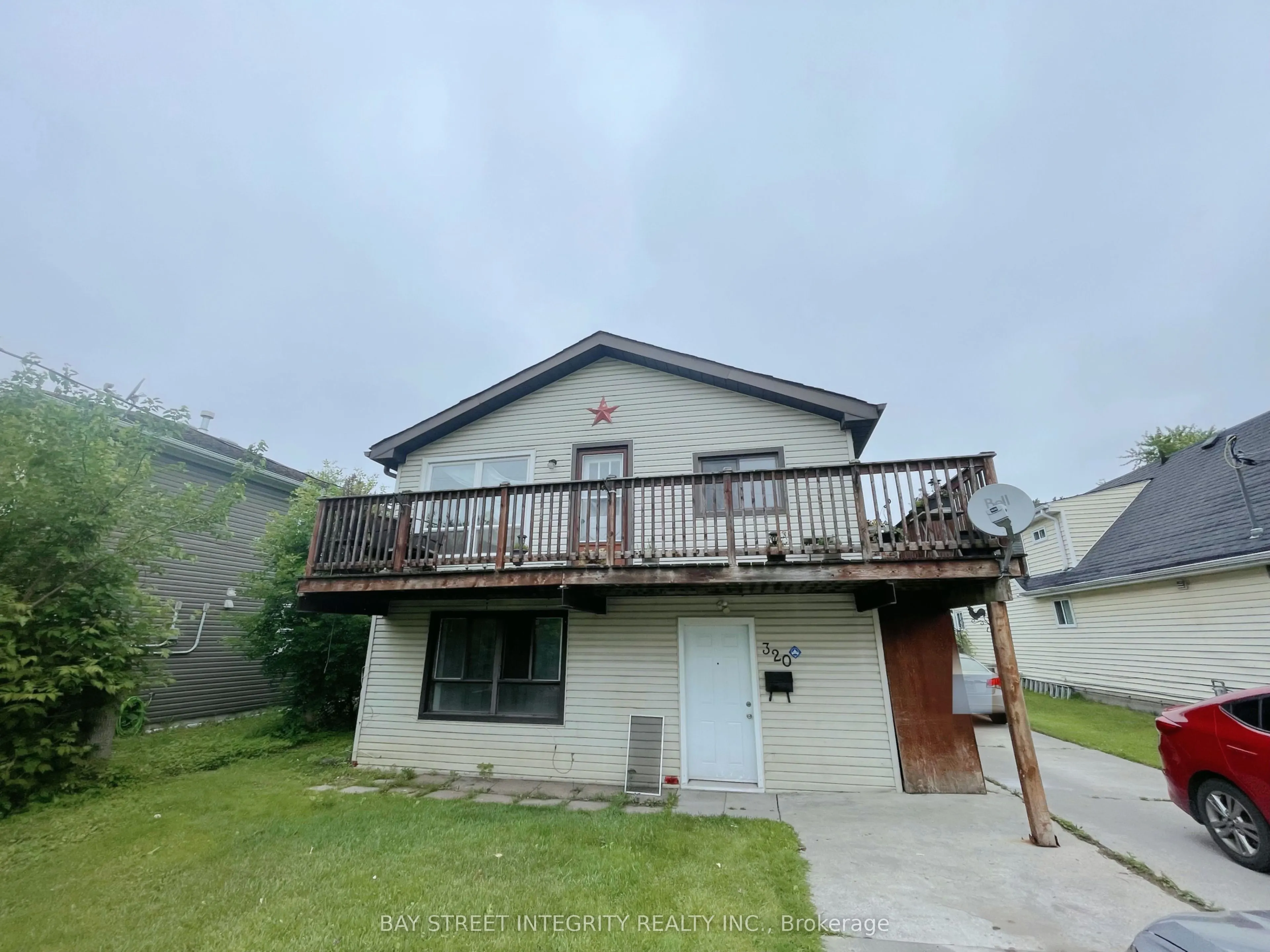 320 Miami Drive #Main floor