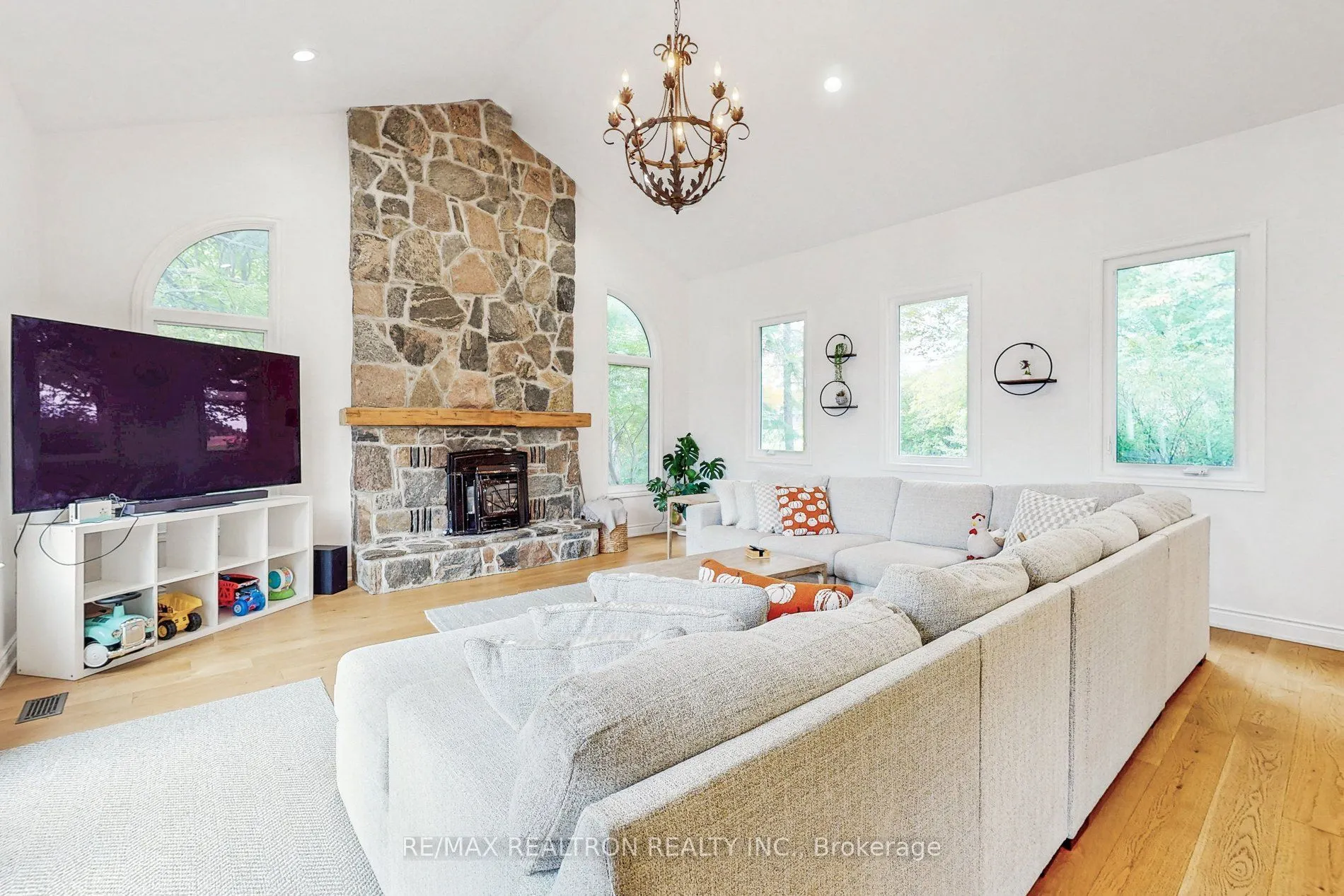 2099 Concession 2 Road