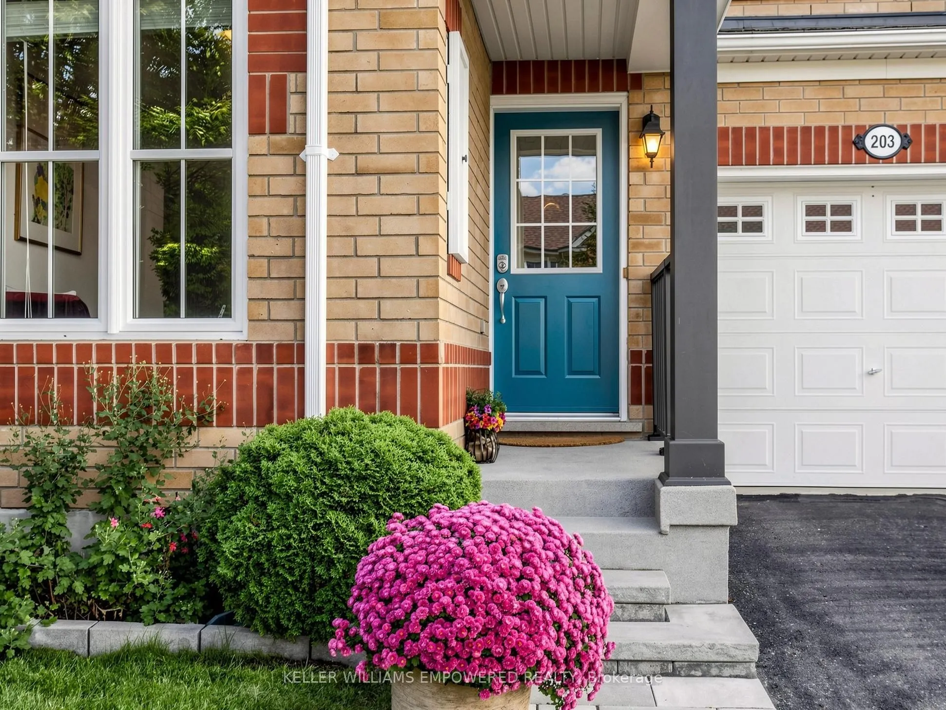 203 Chilcott Crescent