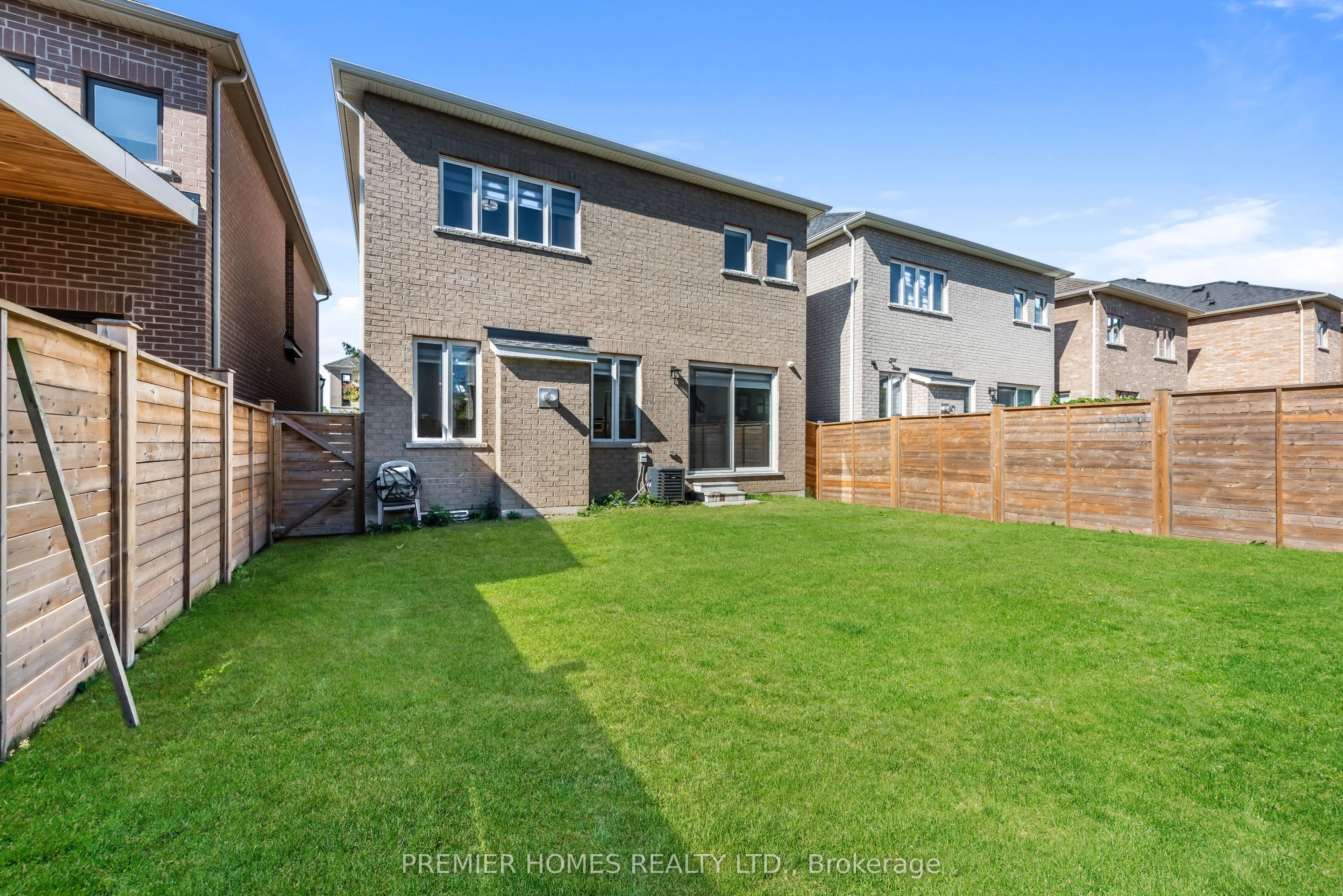 87 Pine Hill Cres Crescent