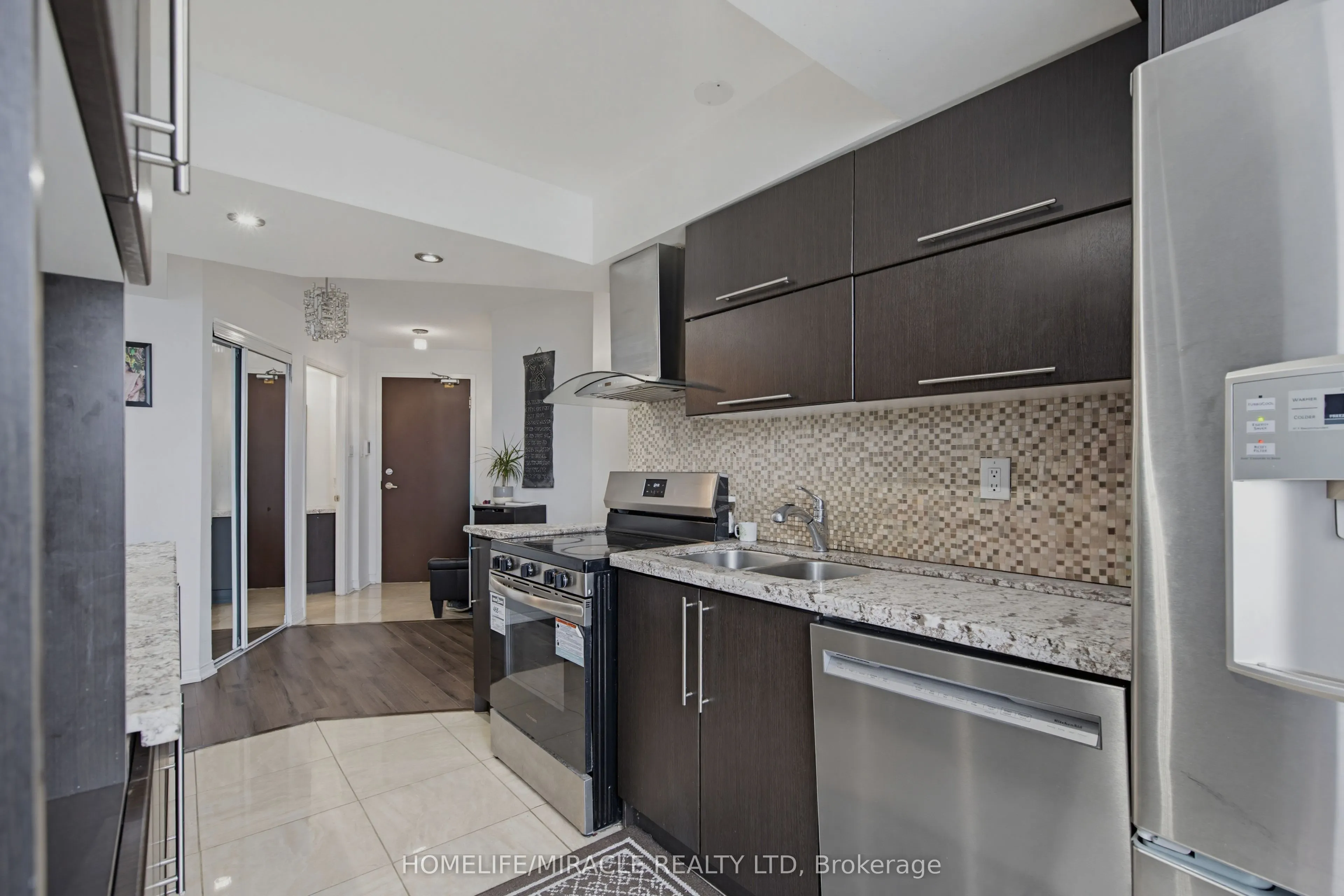7250 Yonge Street #PH211