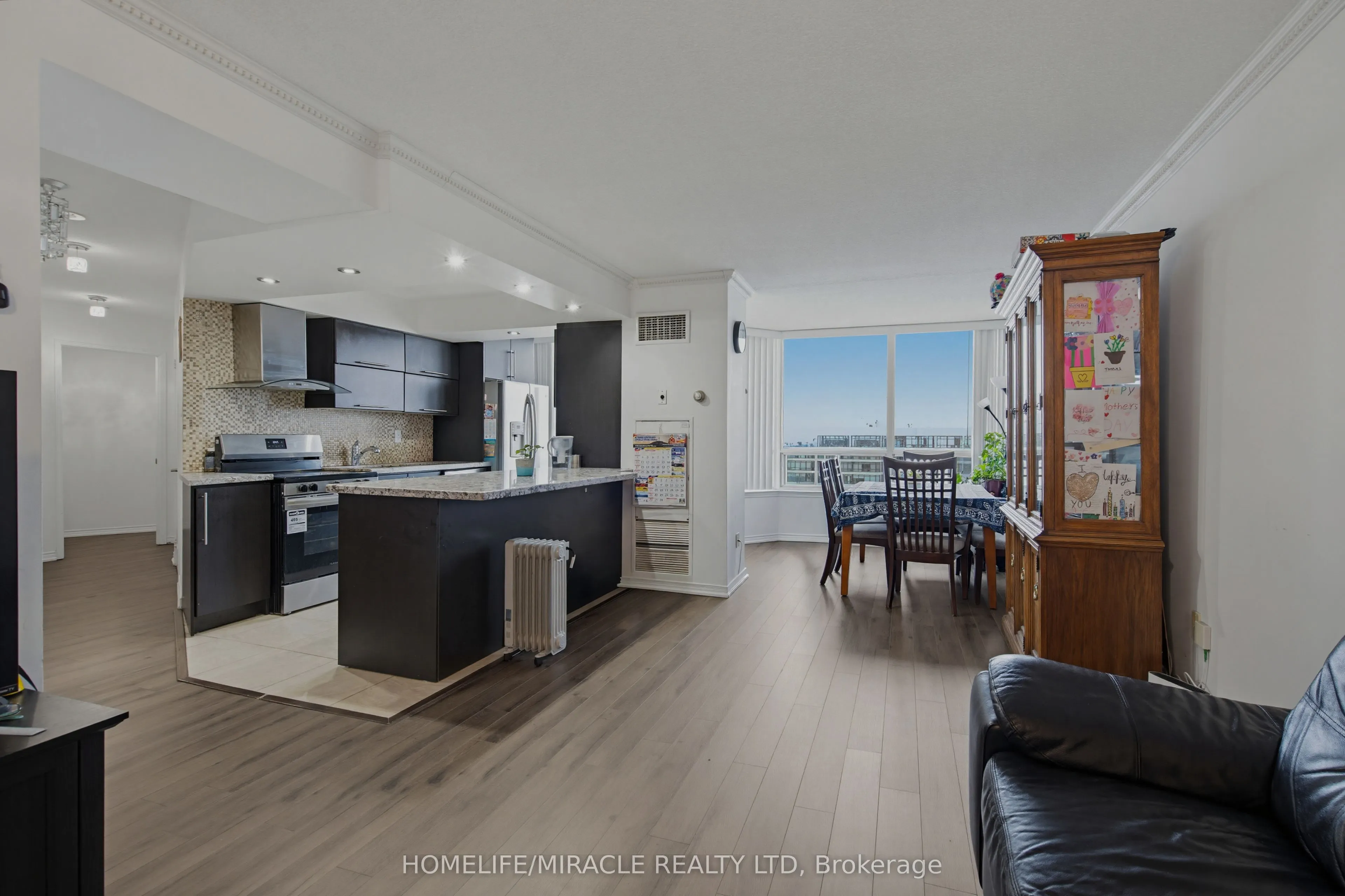 7250 Yonge Street #PH211