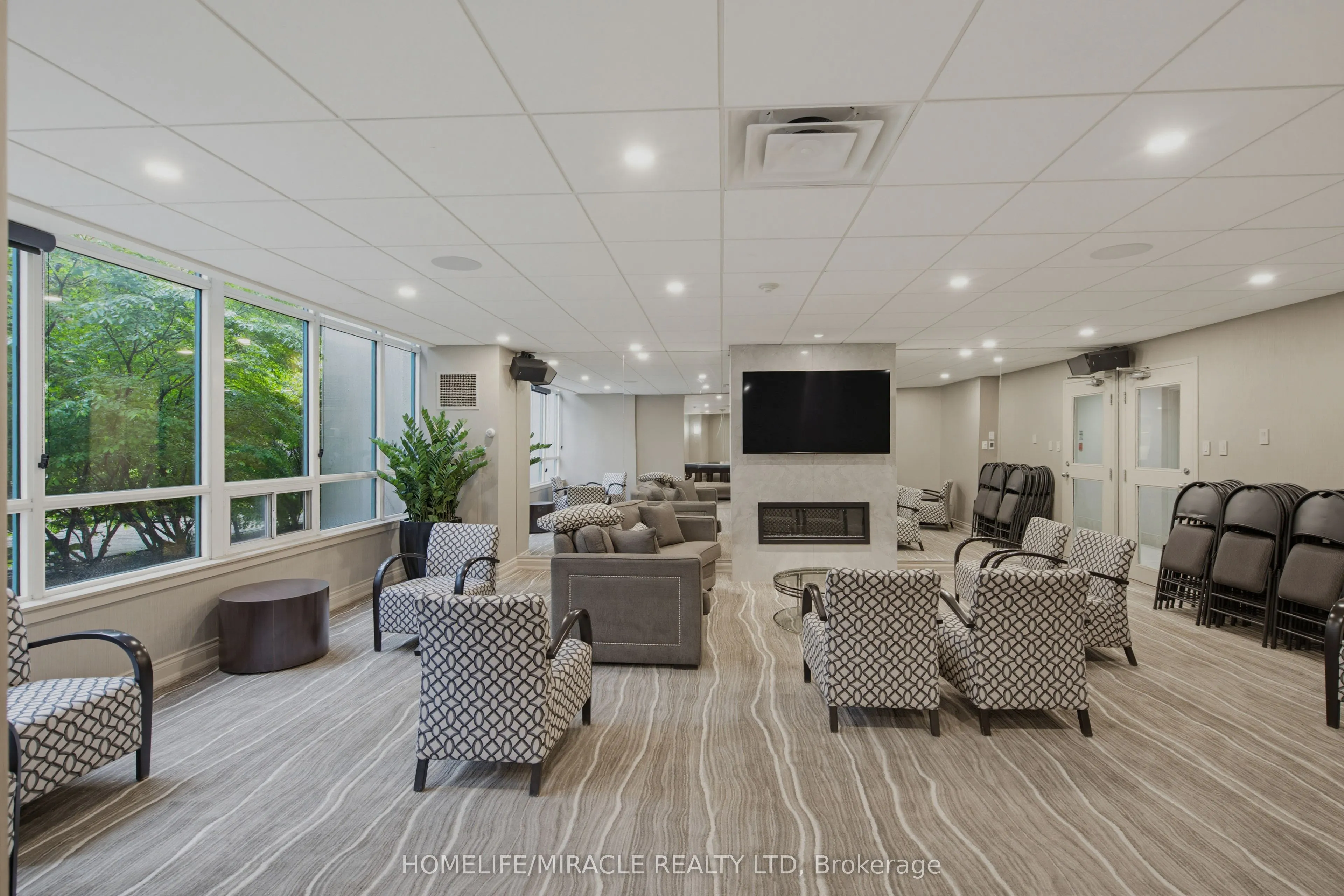 7250 Yonge Street #PH211