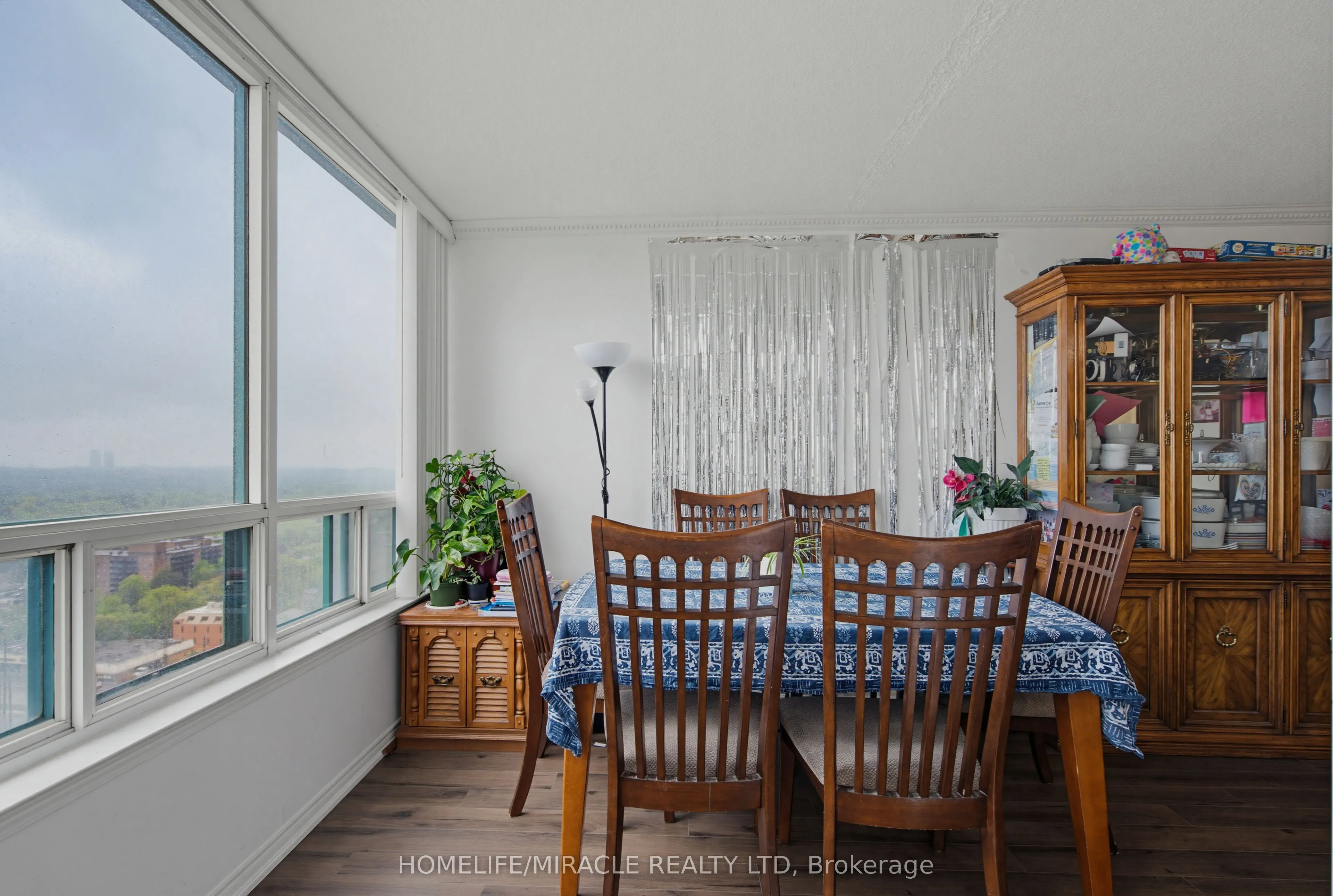 7250 Yonge Street #PH211
