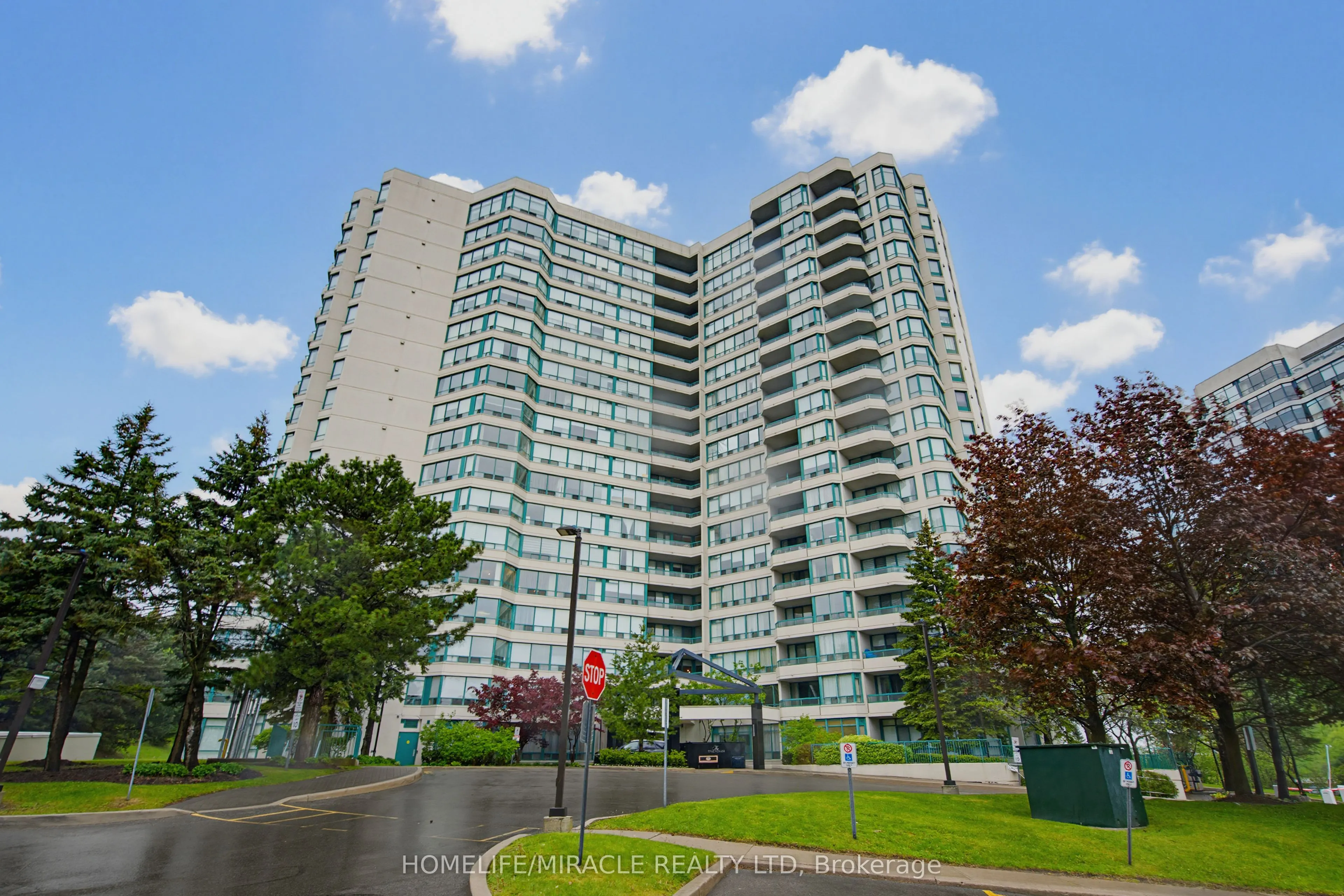 7250 Yonge Street #PH211