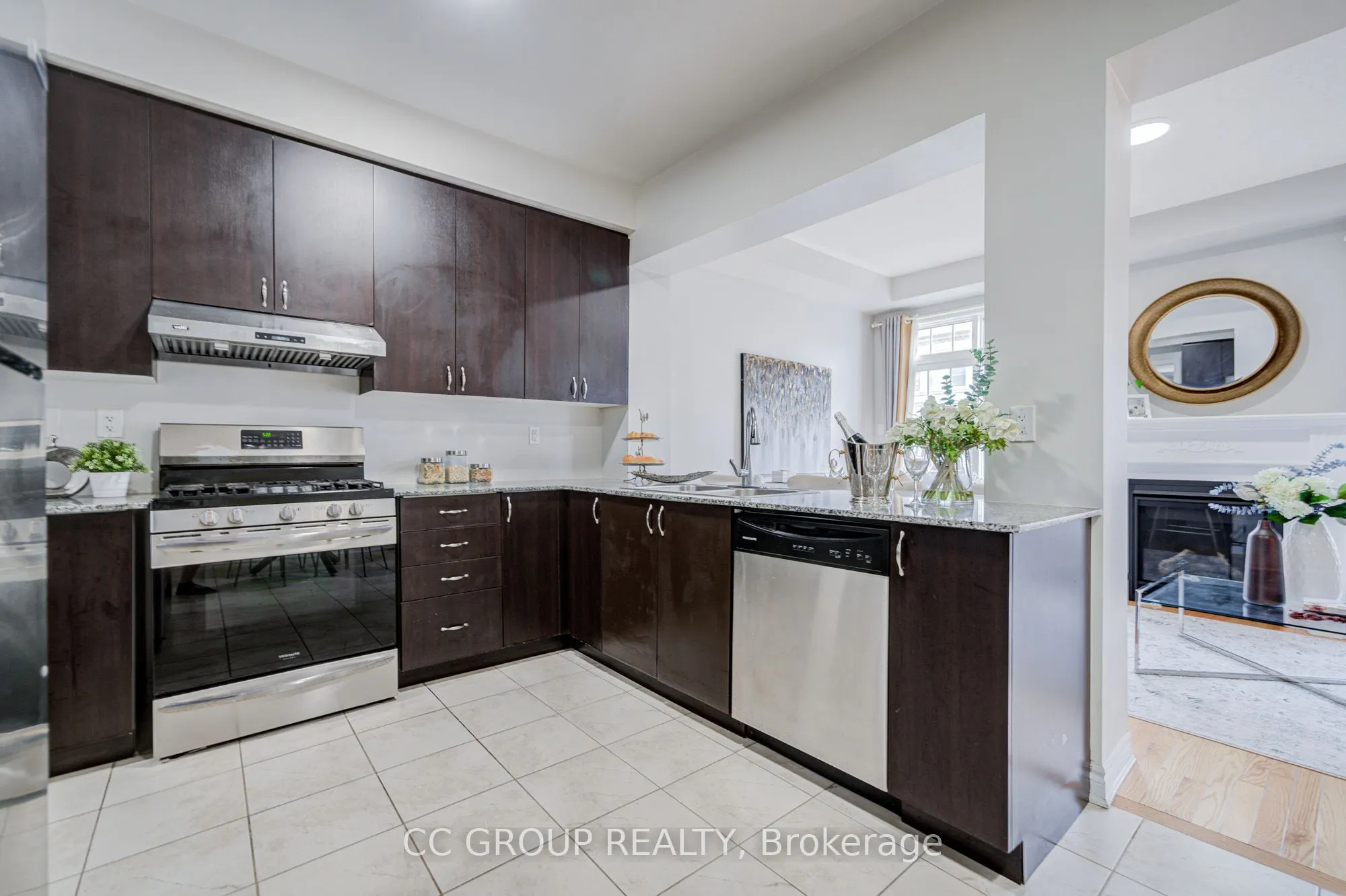 138 Farooq Boulevard S
