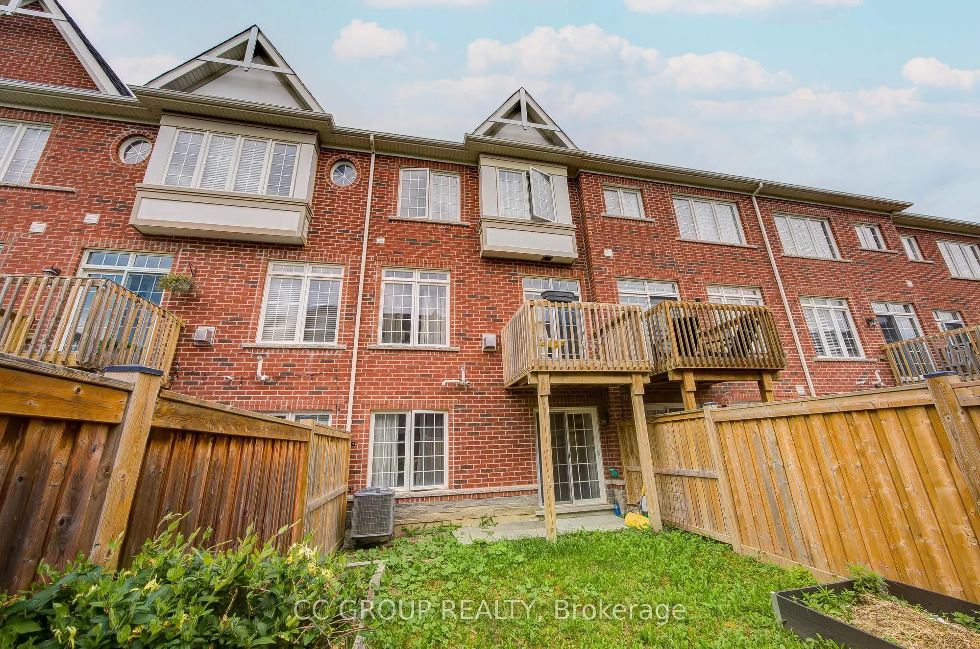 138 Farooq Boulevard S