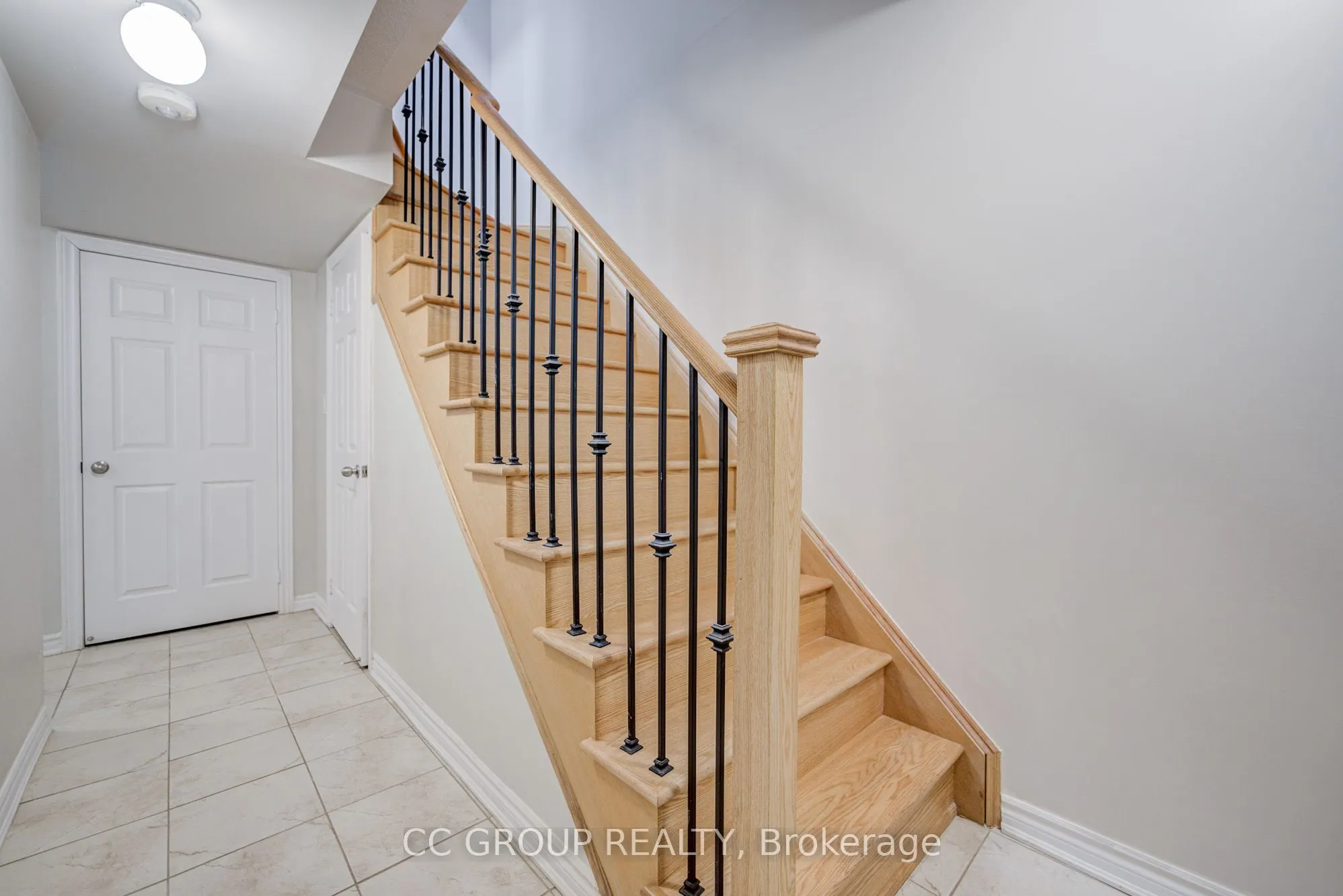 138 Farooq Boulevard S