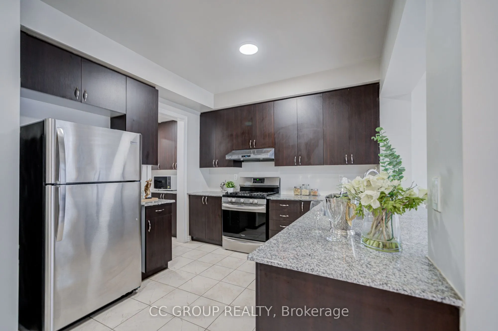 138 Farooq Boulevard S