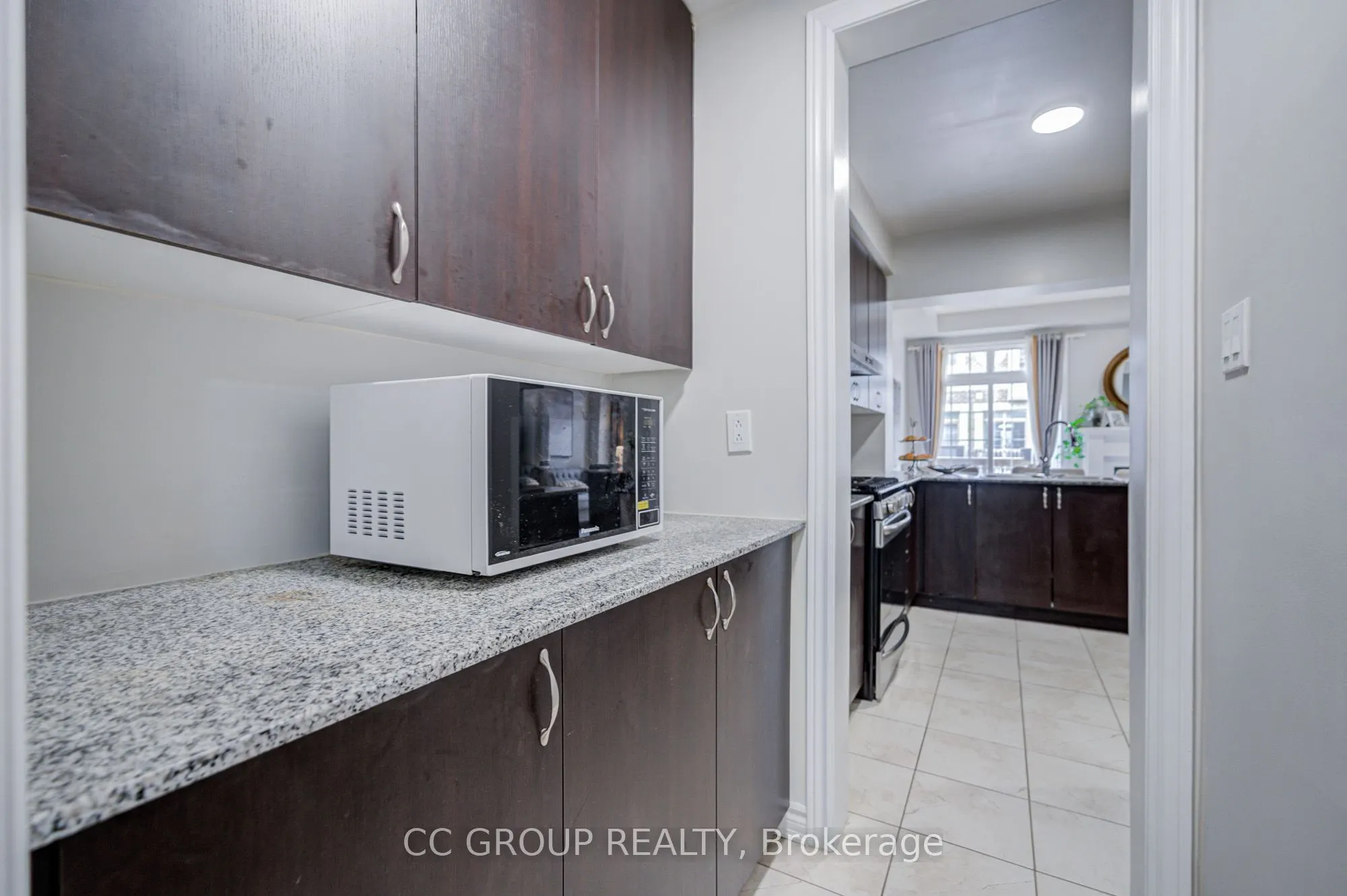 138 Farooq Boulevard S