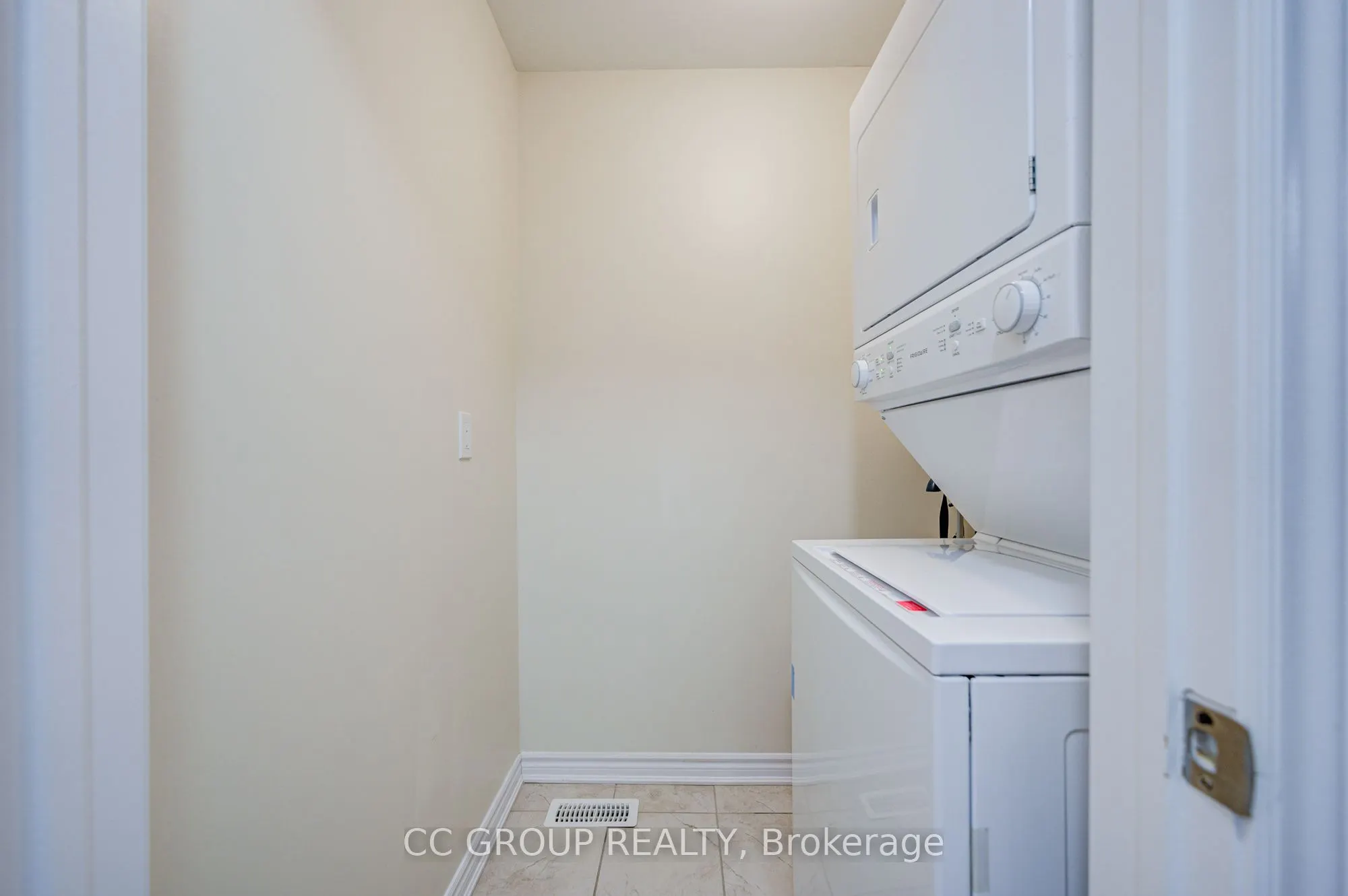 138 Farooq Boulevard S