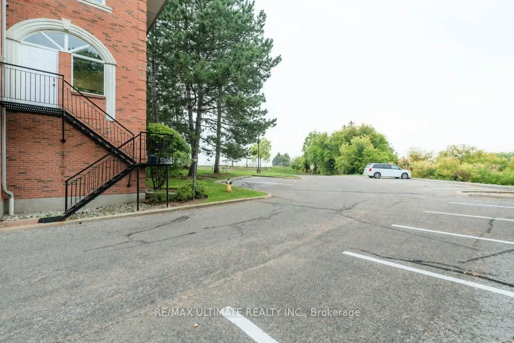 345 Renfrew Drive #201