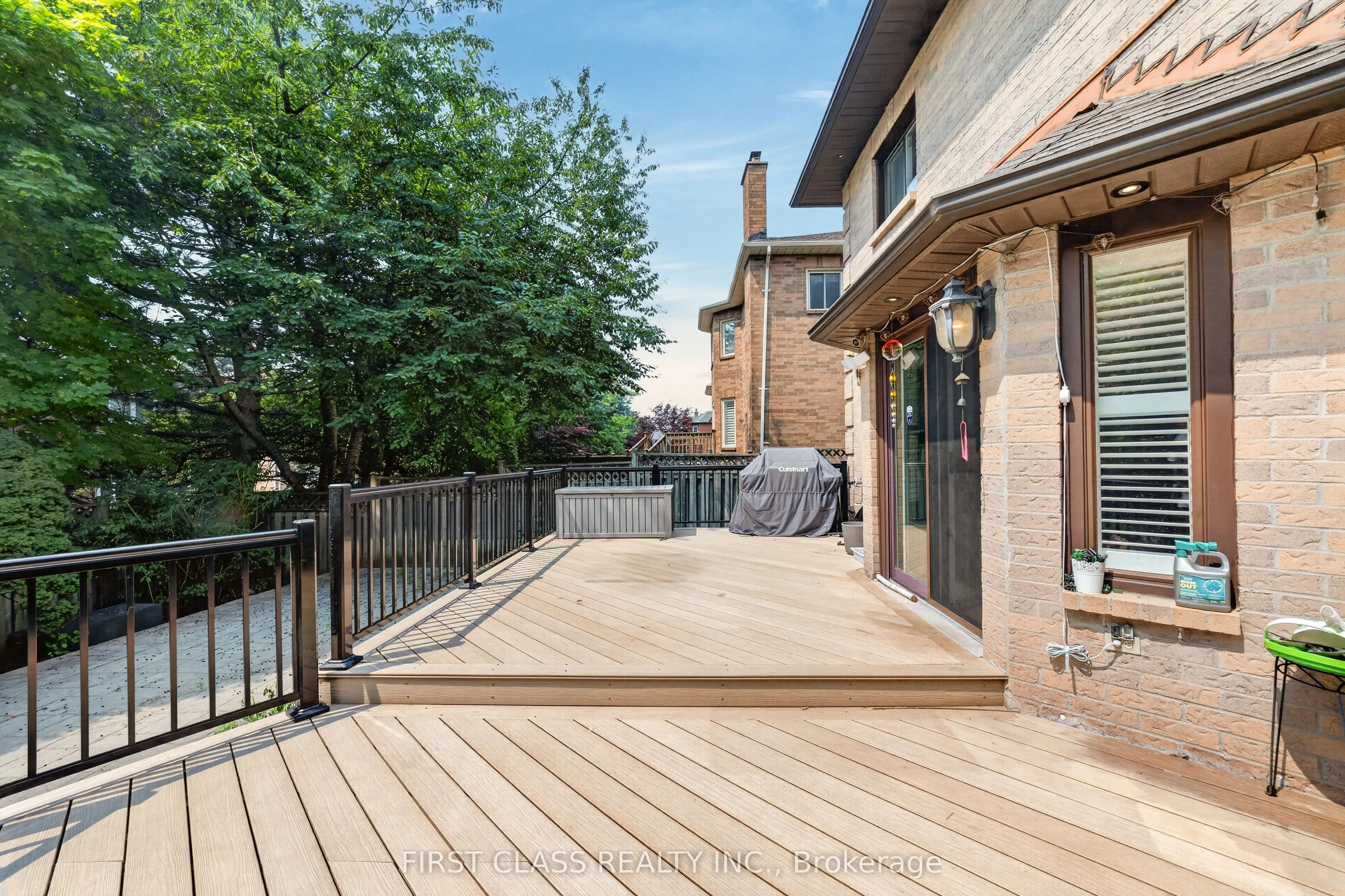 19 Tomlinson Circle