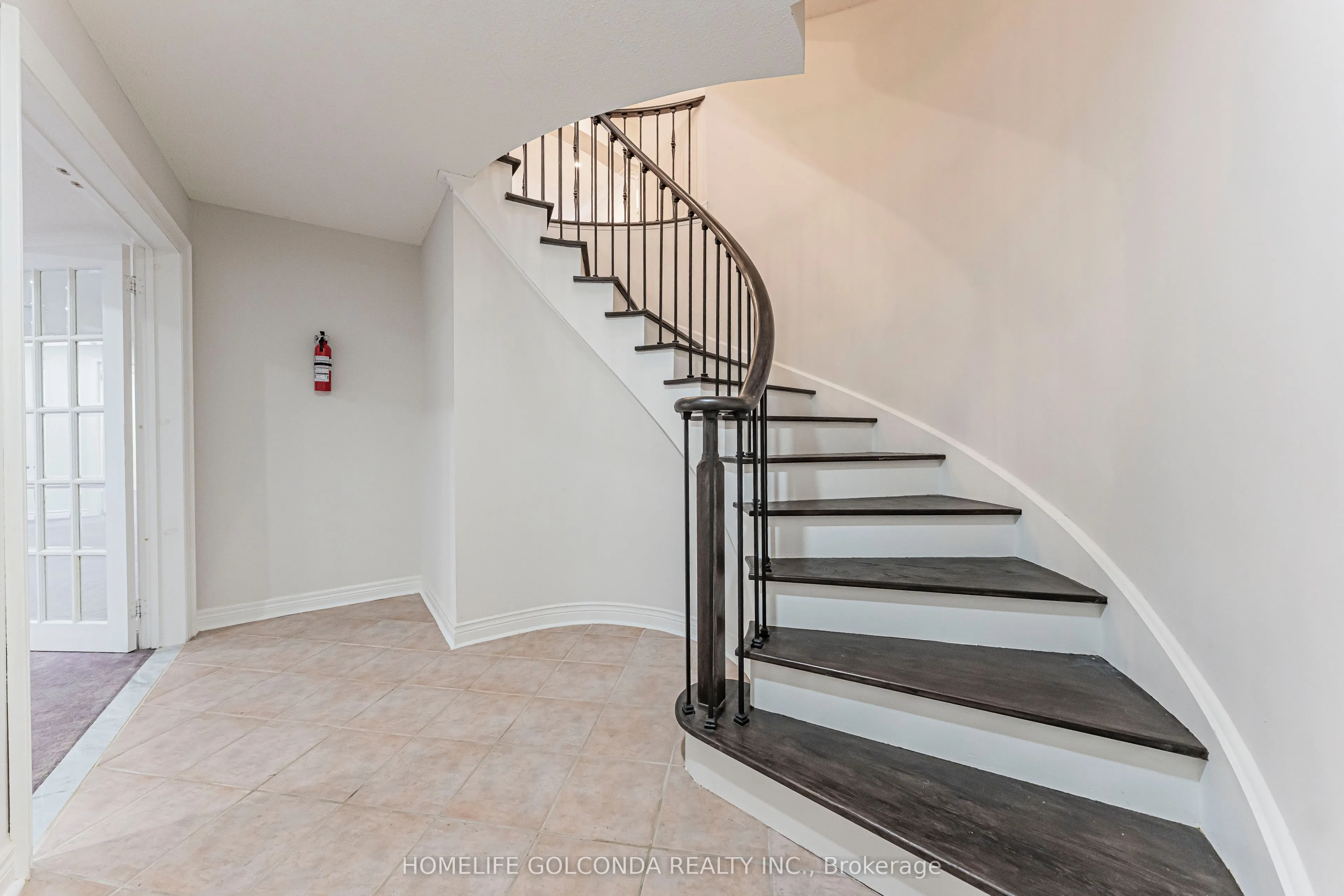 30 Goldring Crescent