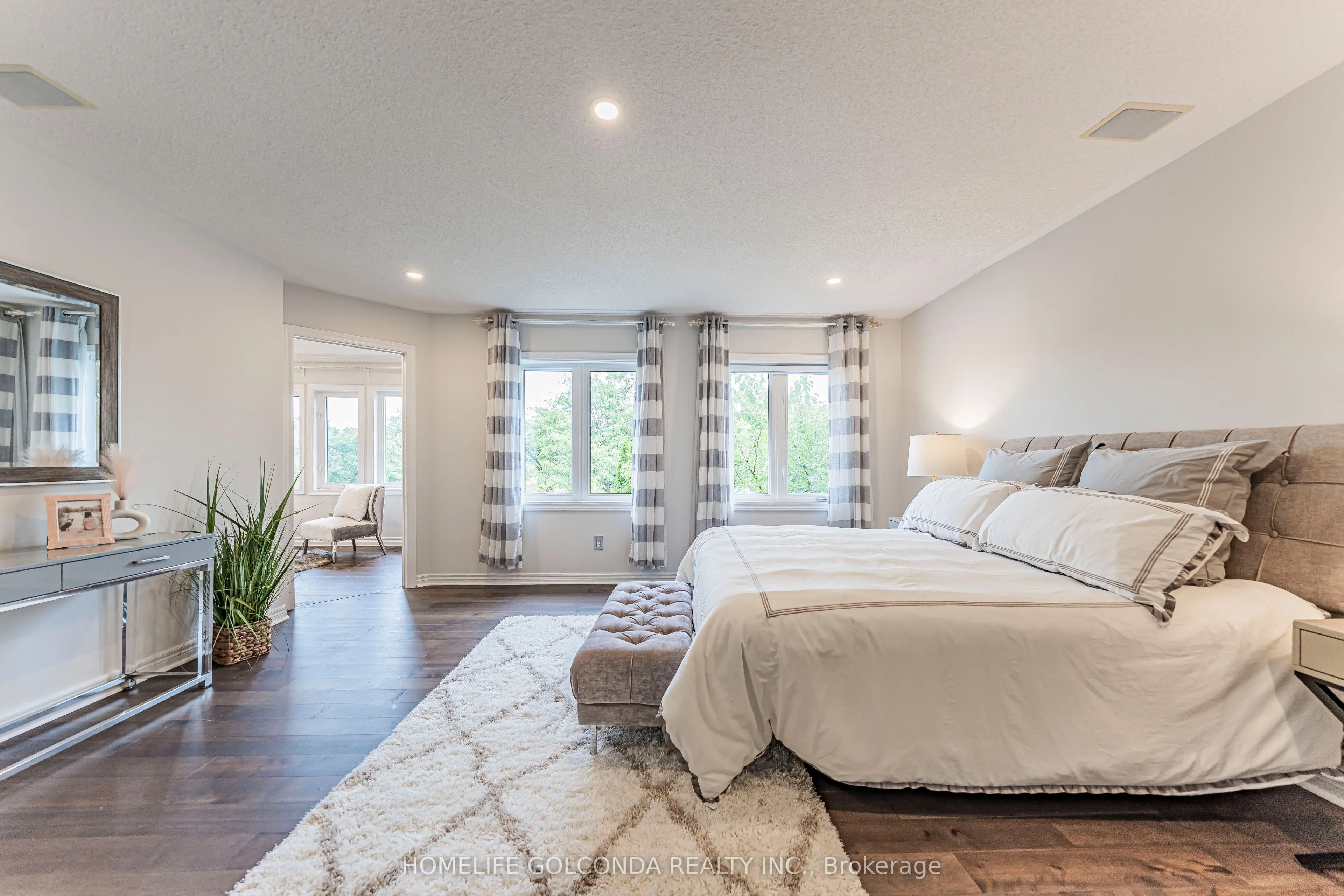 30 Goldring Crescent