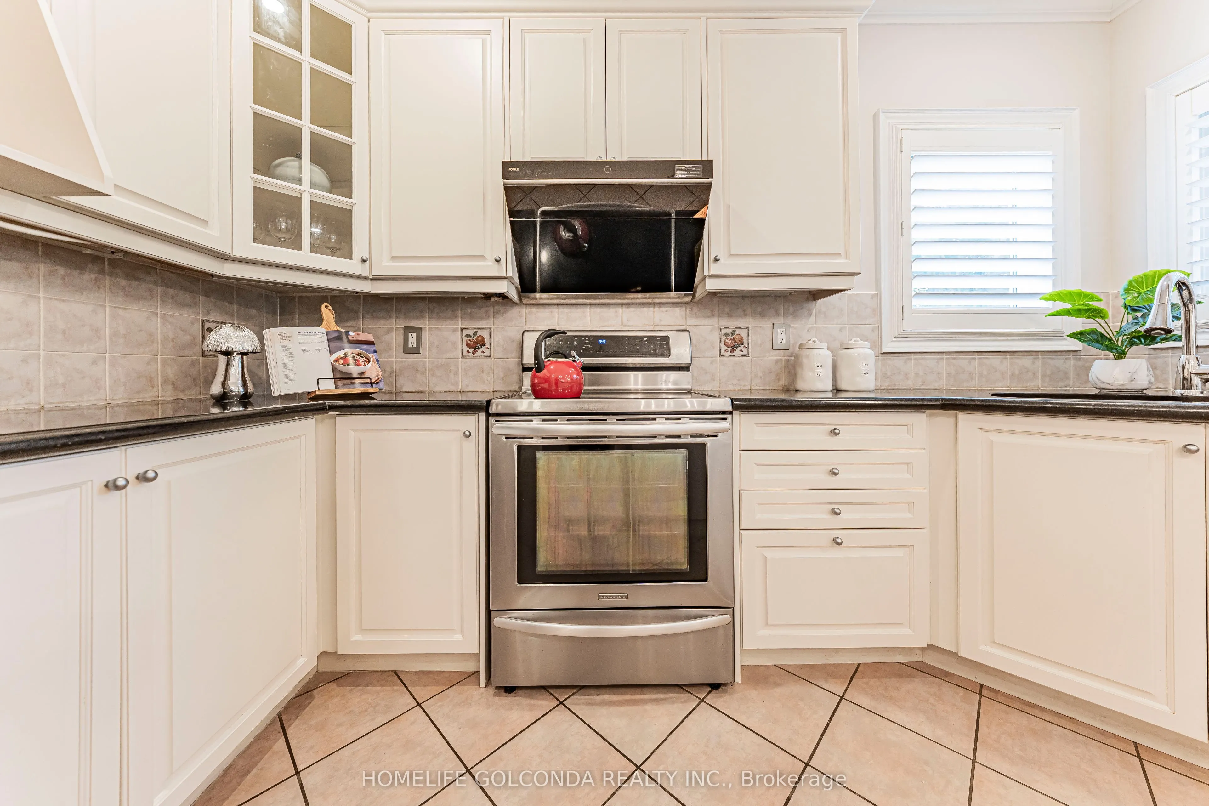 30 Goldring Crescent