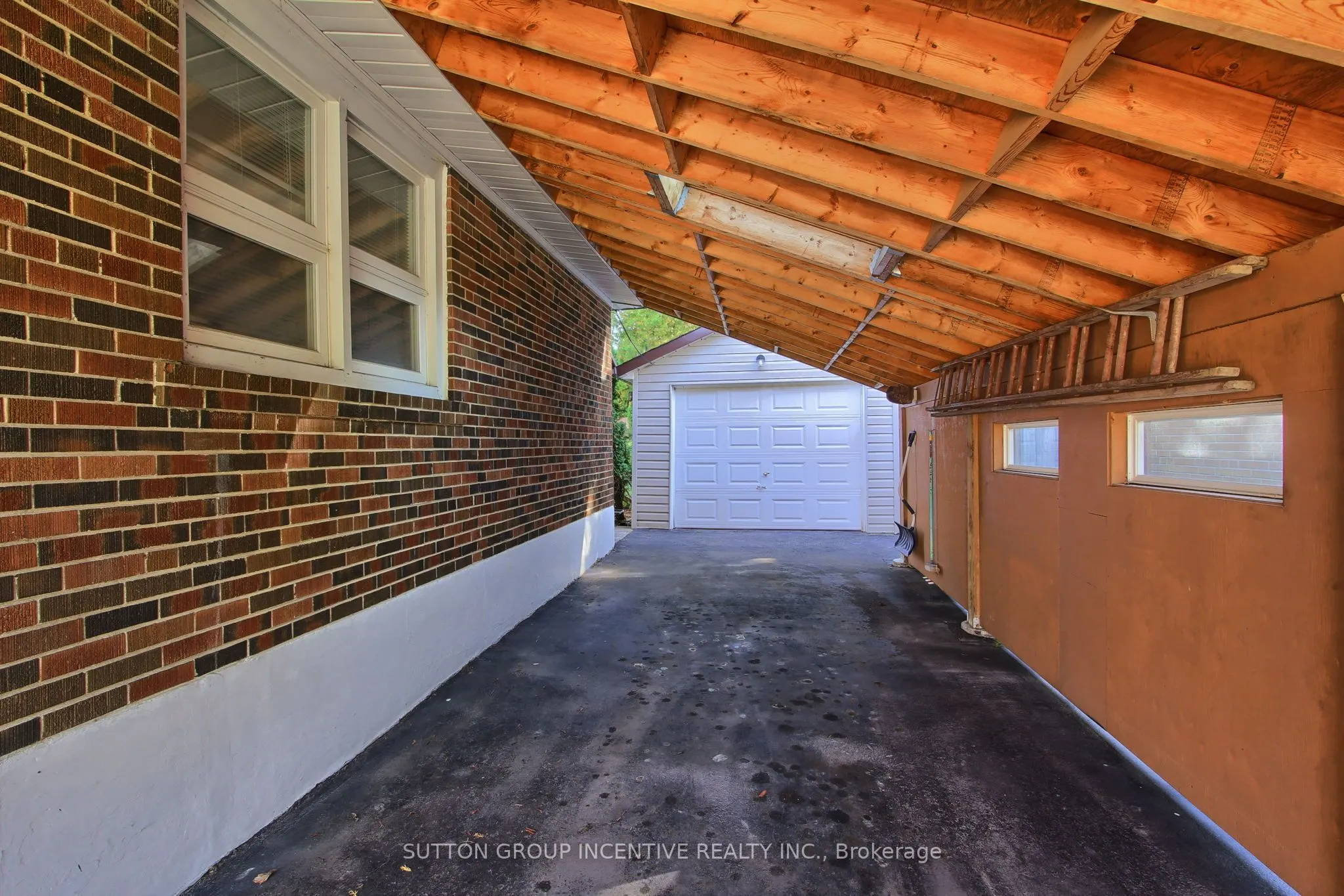 43 Sussex Avenue