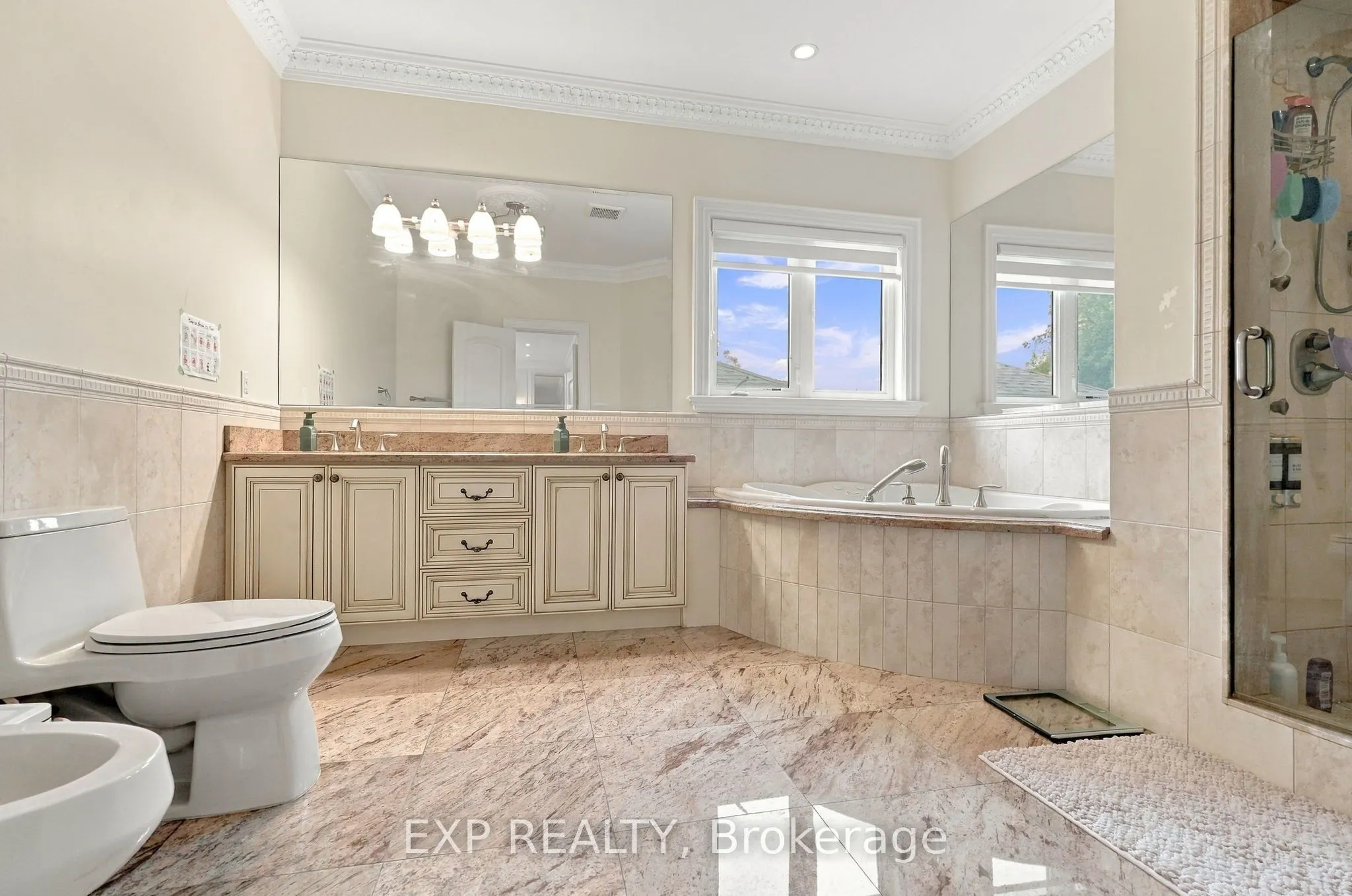 412 Manhattan Drive