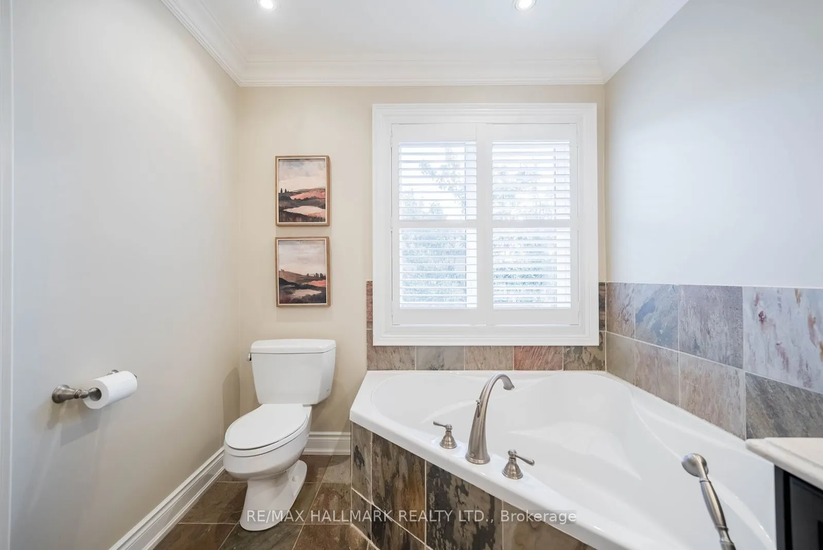 23 Maurovista Court