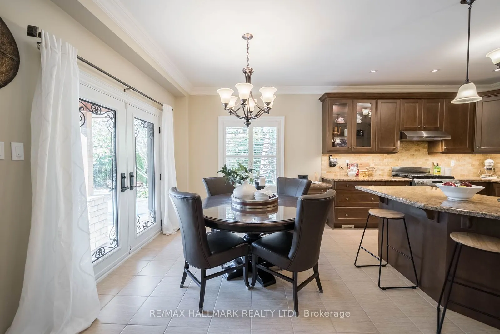 23 Maurovista Court