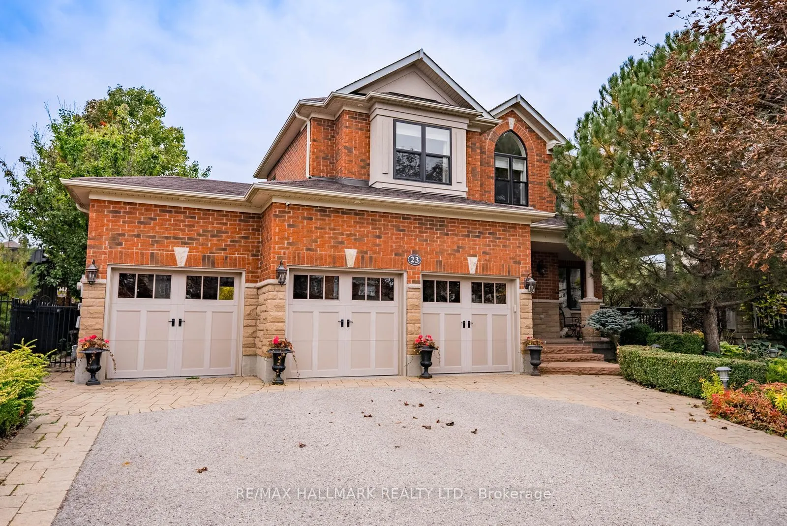 23 Maurovista Court