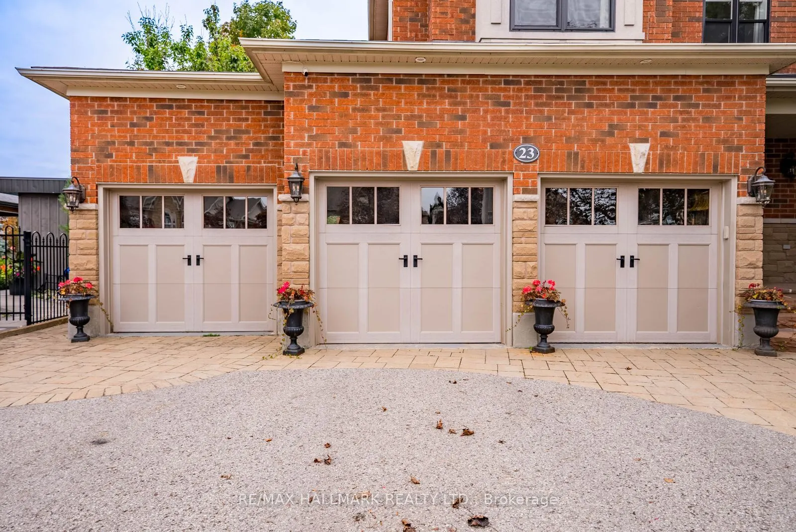 23 Maurovista Court