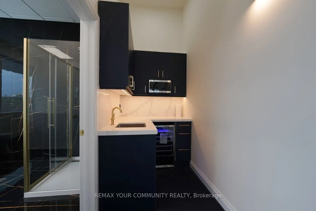 9390 Woodbine Avenue #320