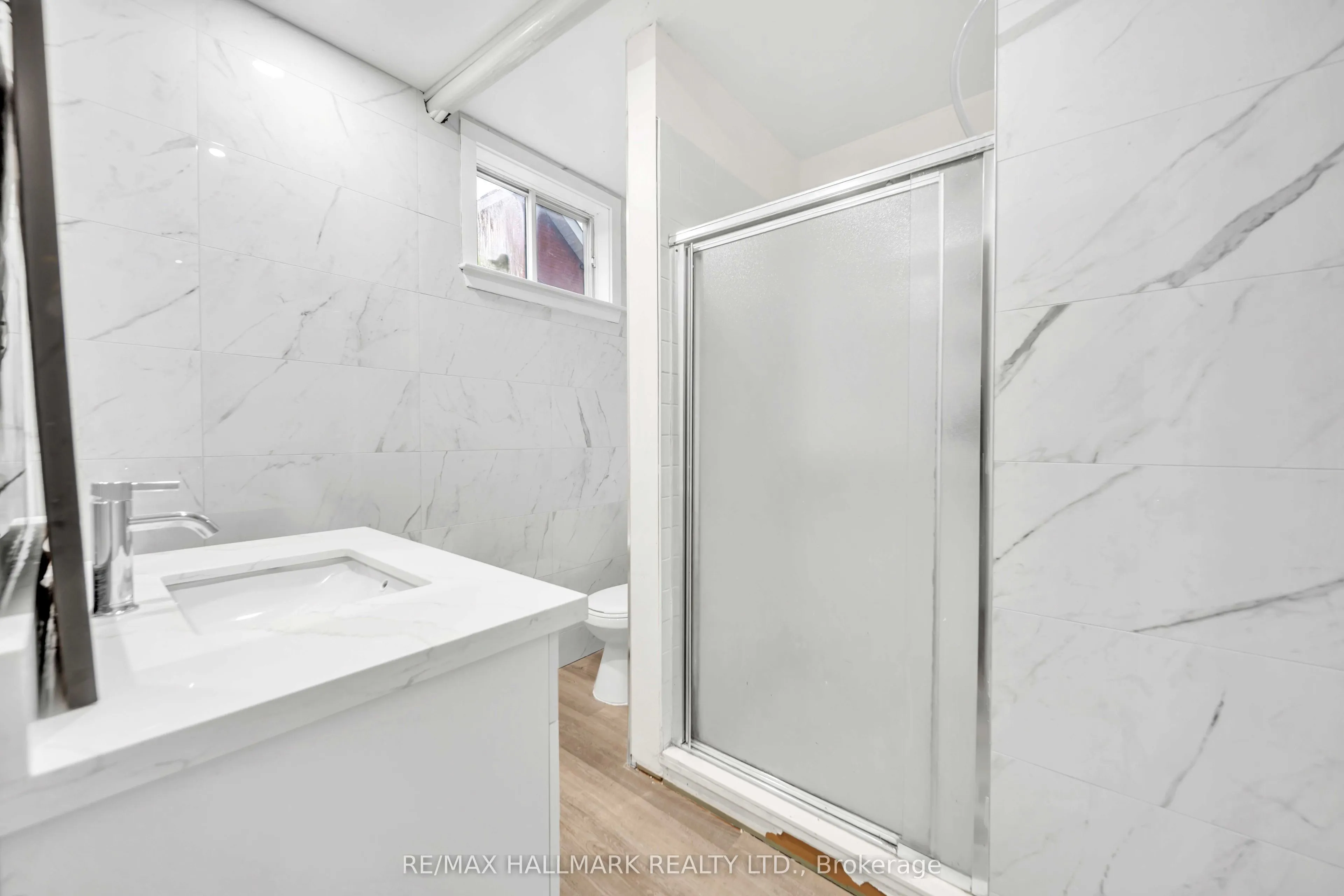 20 Elizabeth Street S