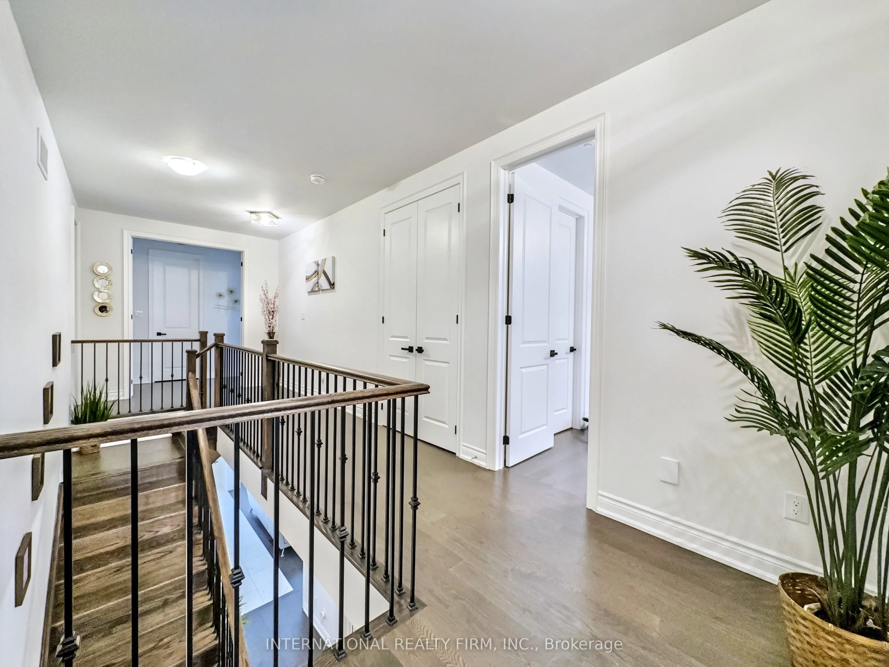 150 Cannes Avenue